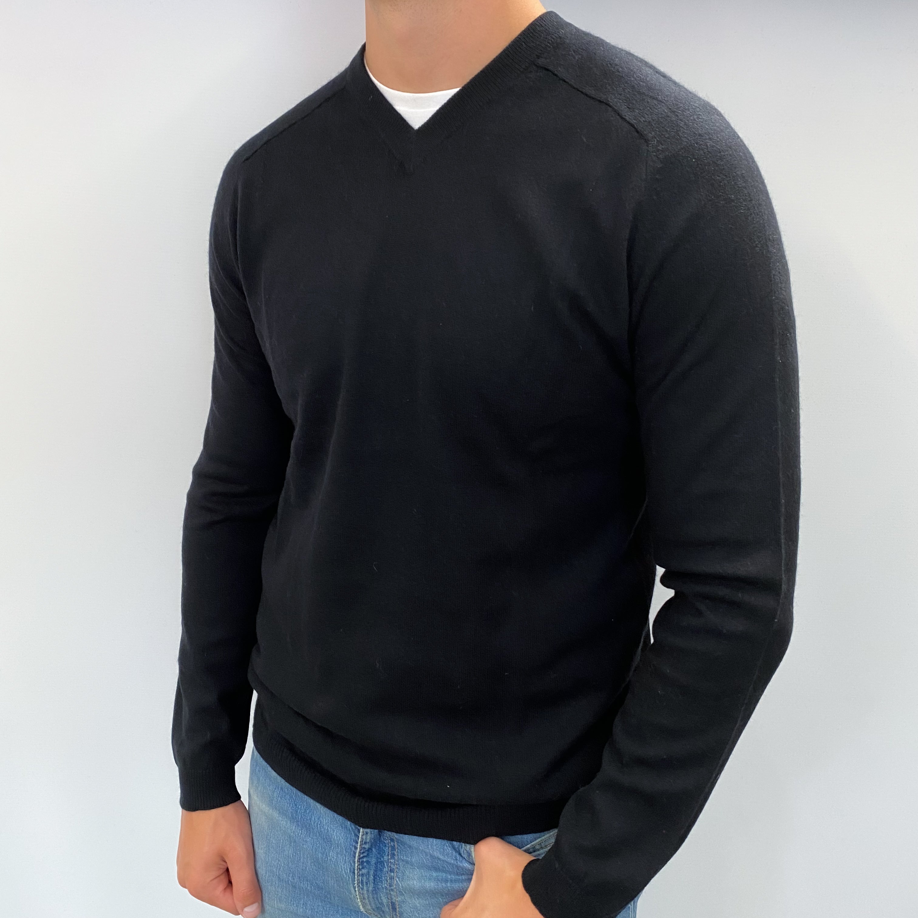 Men's Black Cashmere V Neck Jumper XL