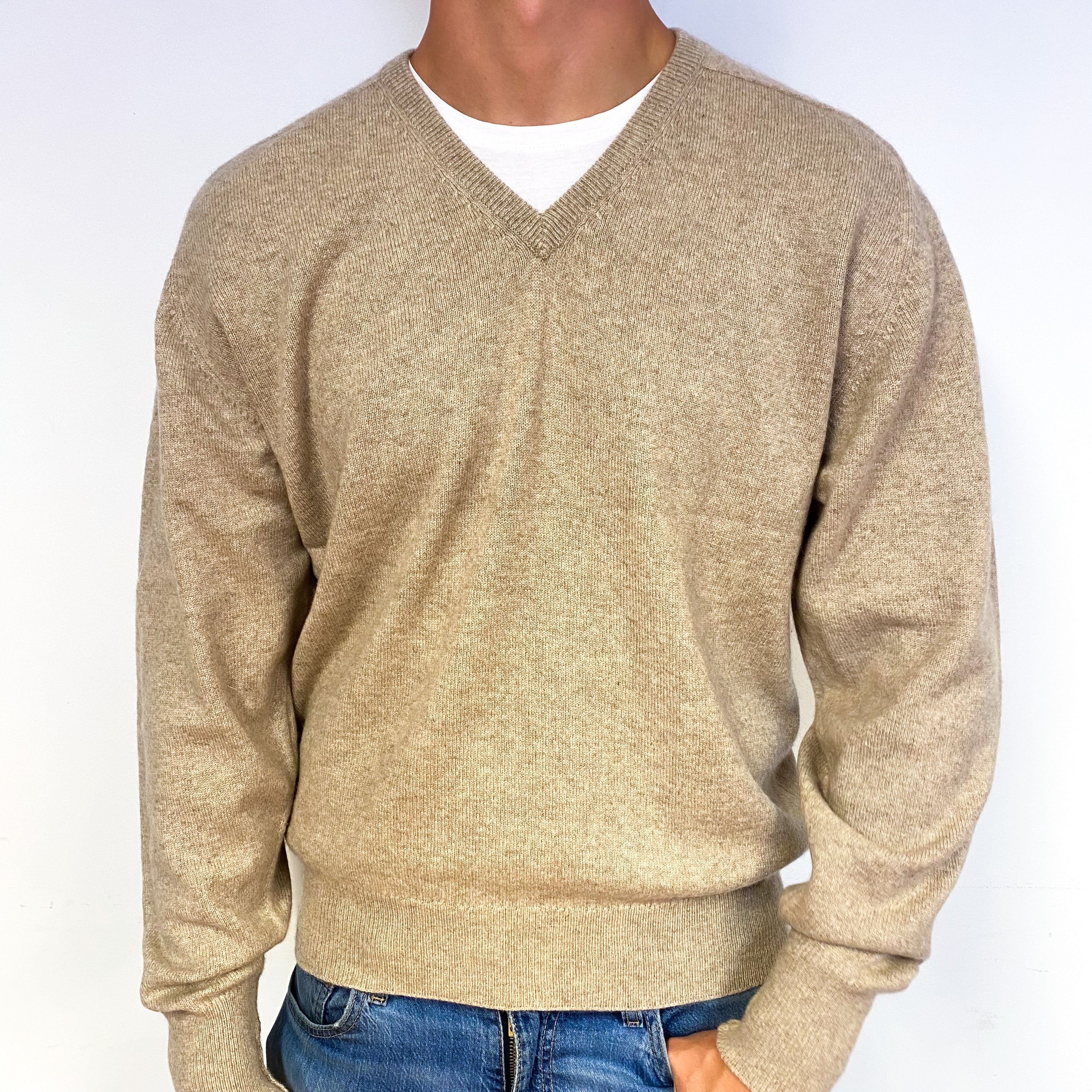 Men's Scottish Fawn Brown Cashmere V-Neck Jumper Extra Large