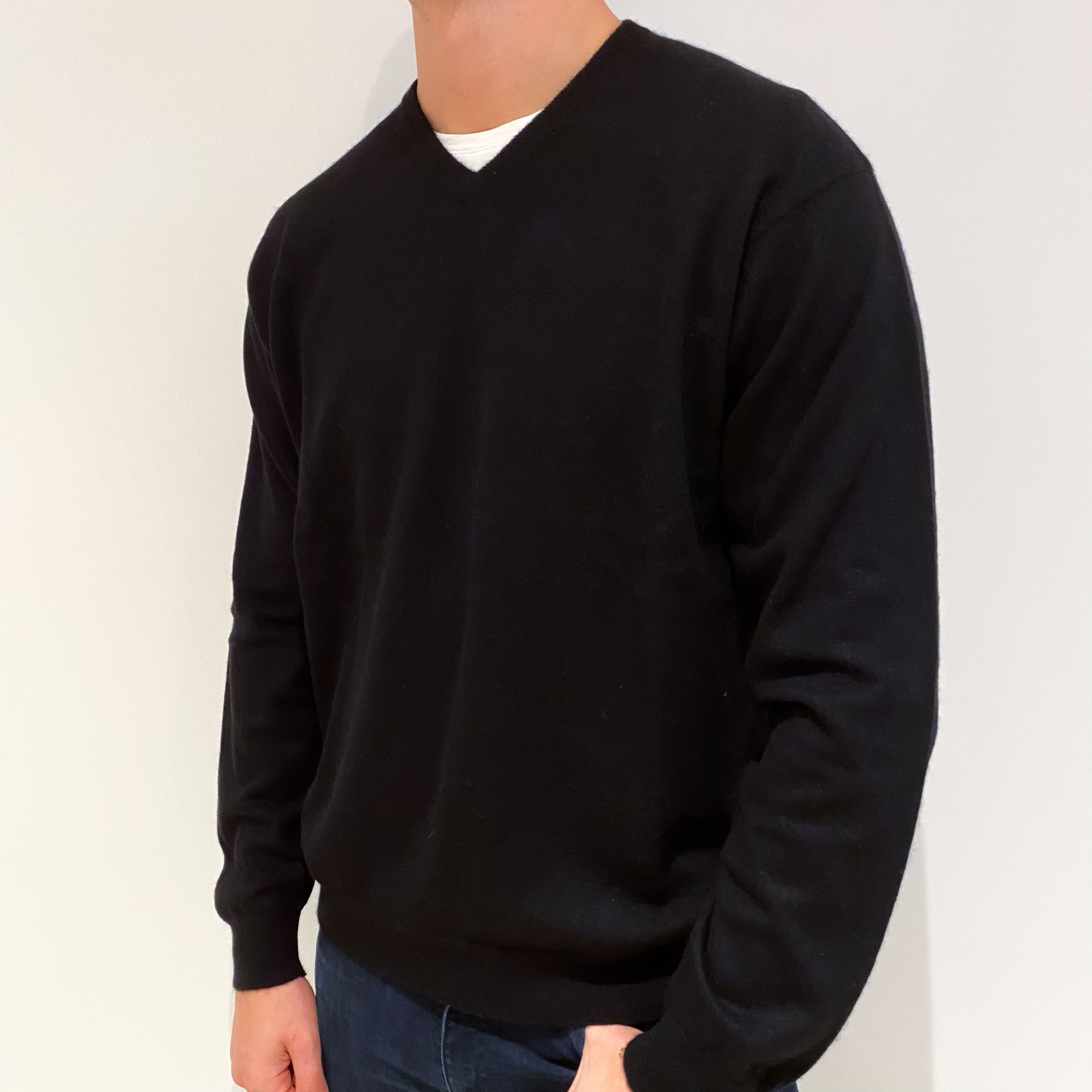 Men's Black Cashmere V-Neck Jumper Extra Large