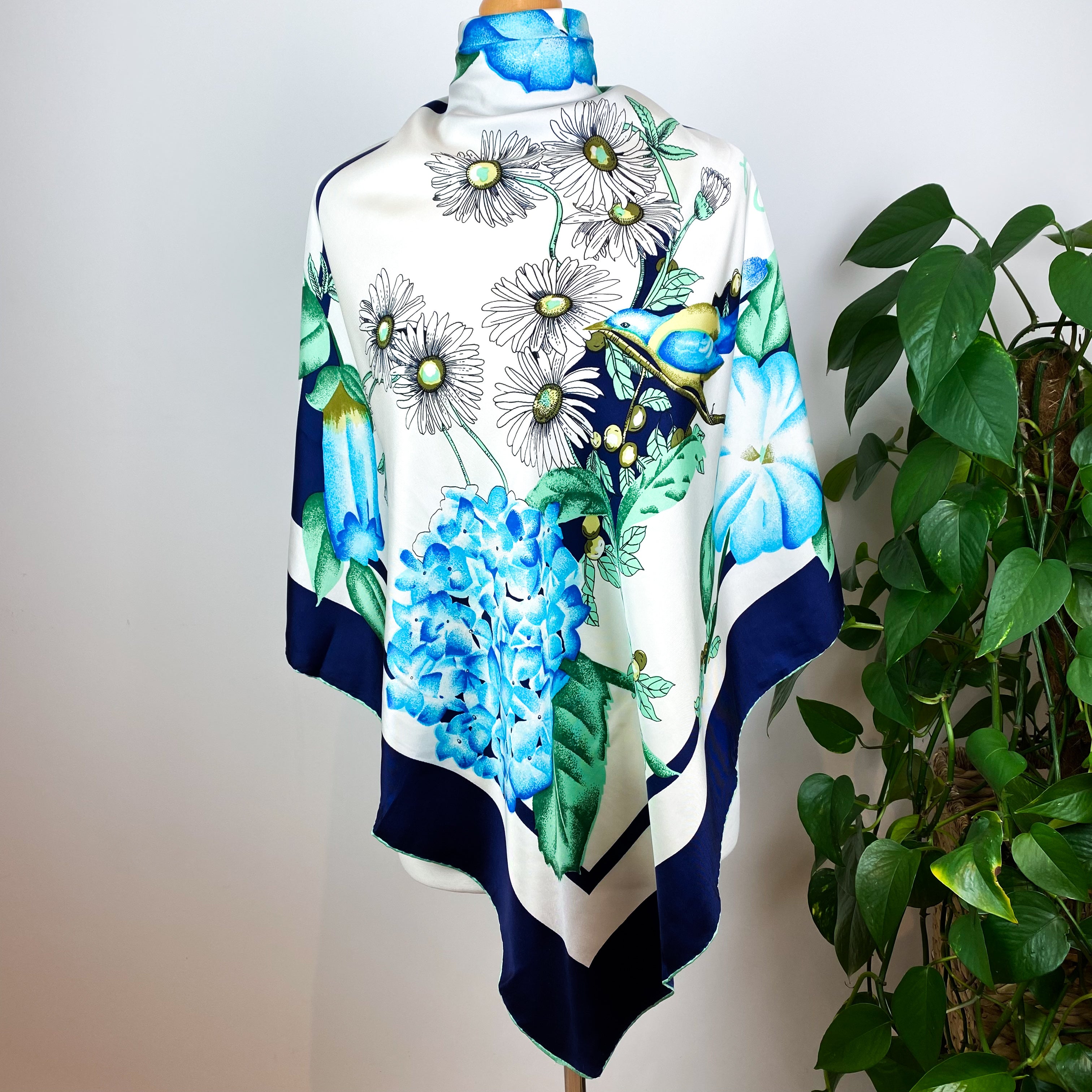 Stunning Floral Vintage Silk Scarf
