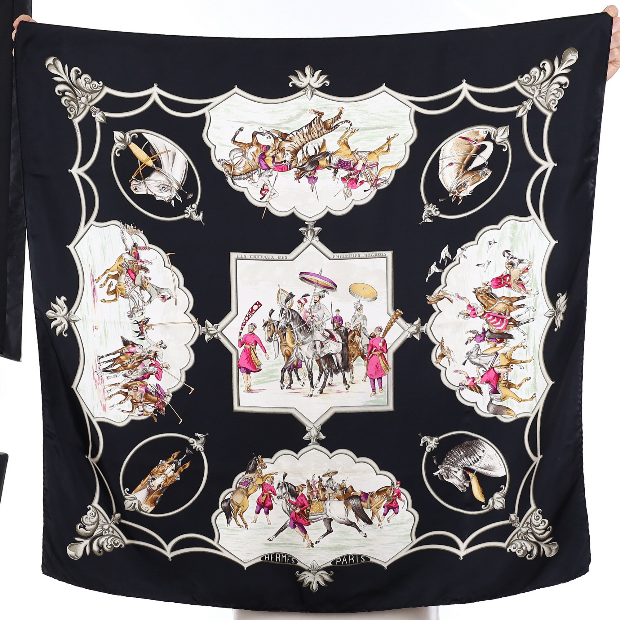 Hermès Les Chevaux des Empereurs Moghols Silk Scarf Quite Rare