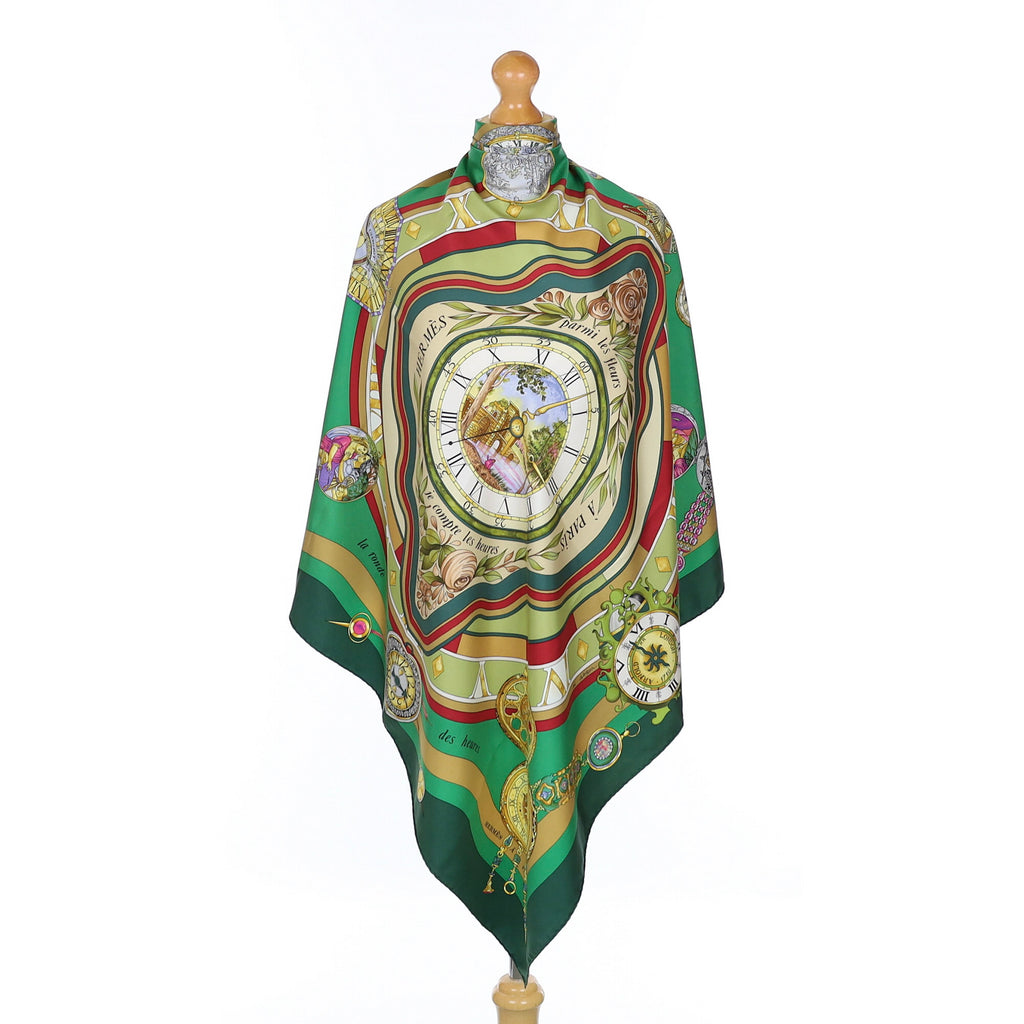 Hermés Parmi Les Fleurs Je compte Les Heures Silk Scarf