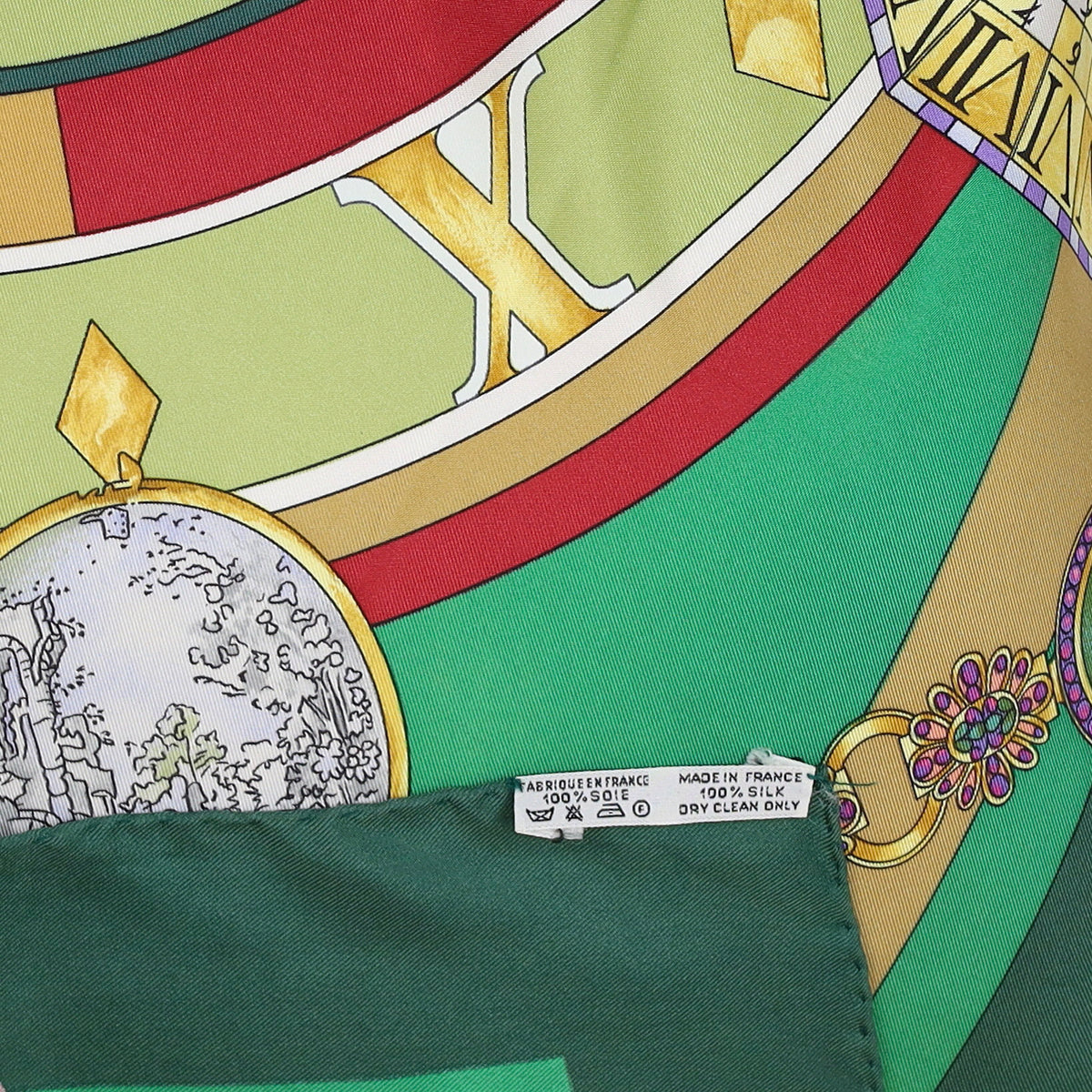 Hermés Parmi Les Fleurs Je compte Les Heures Silk Scarf