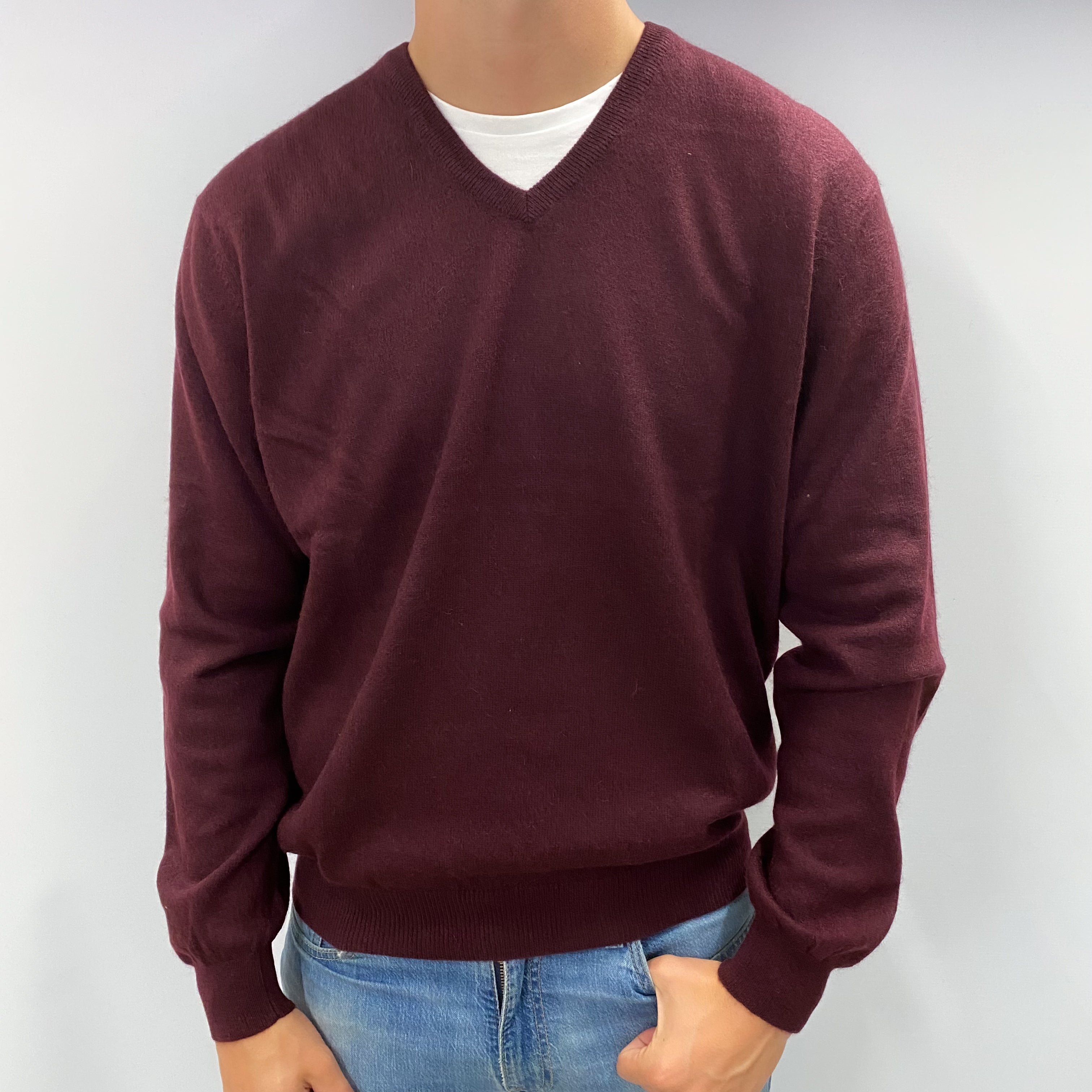 Men's Mulberry Purple Cashmere V Neck Jumper XL
