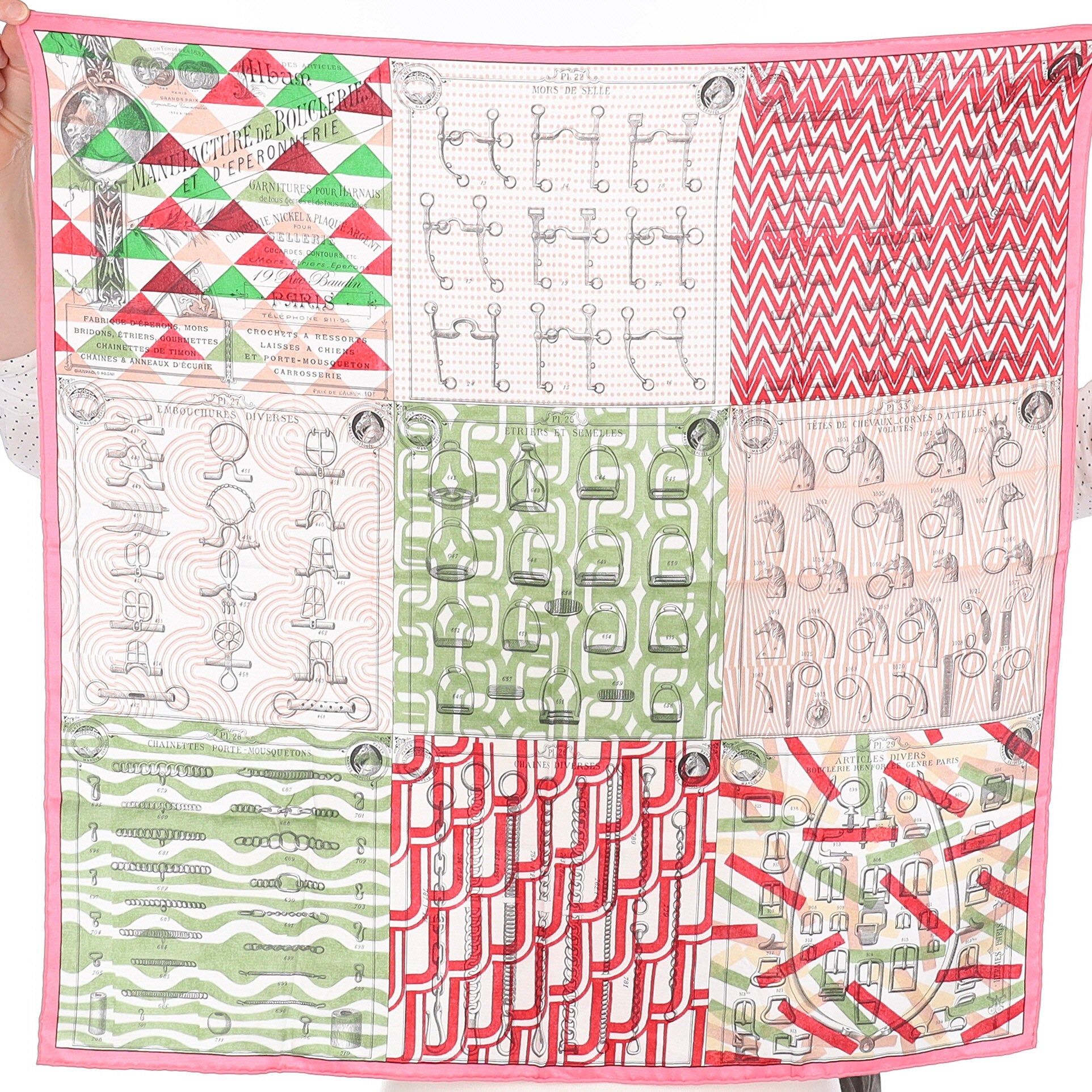 Pristine Hermés 70 Manufacture de Boucleries Silk Scarf
