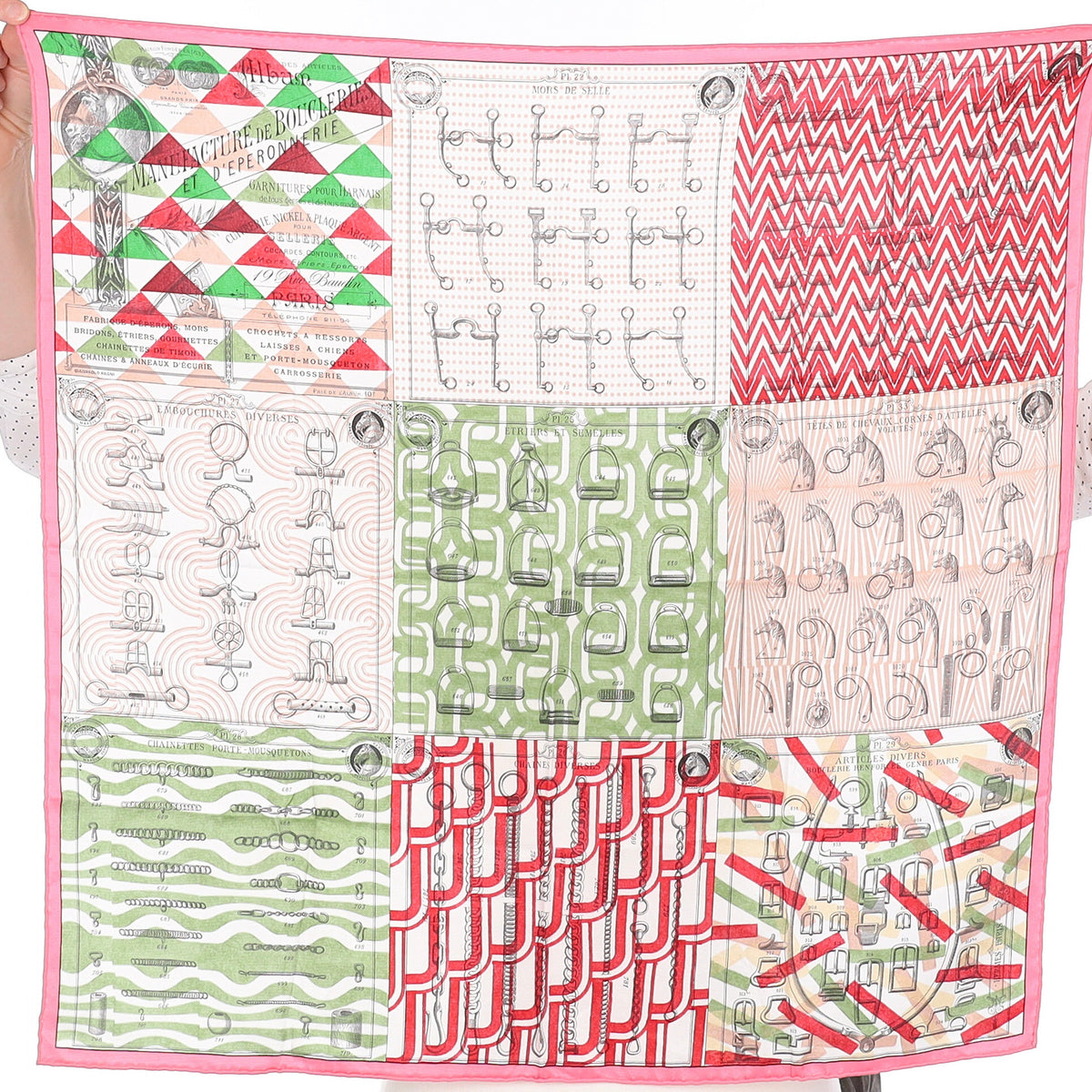 Pristine Hermés 70 Manufacture de Boucleries Silk Scarf
