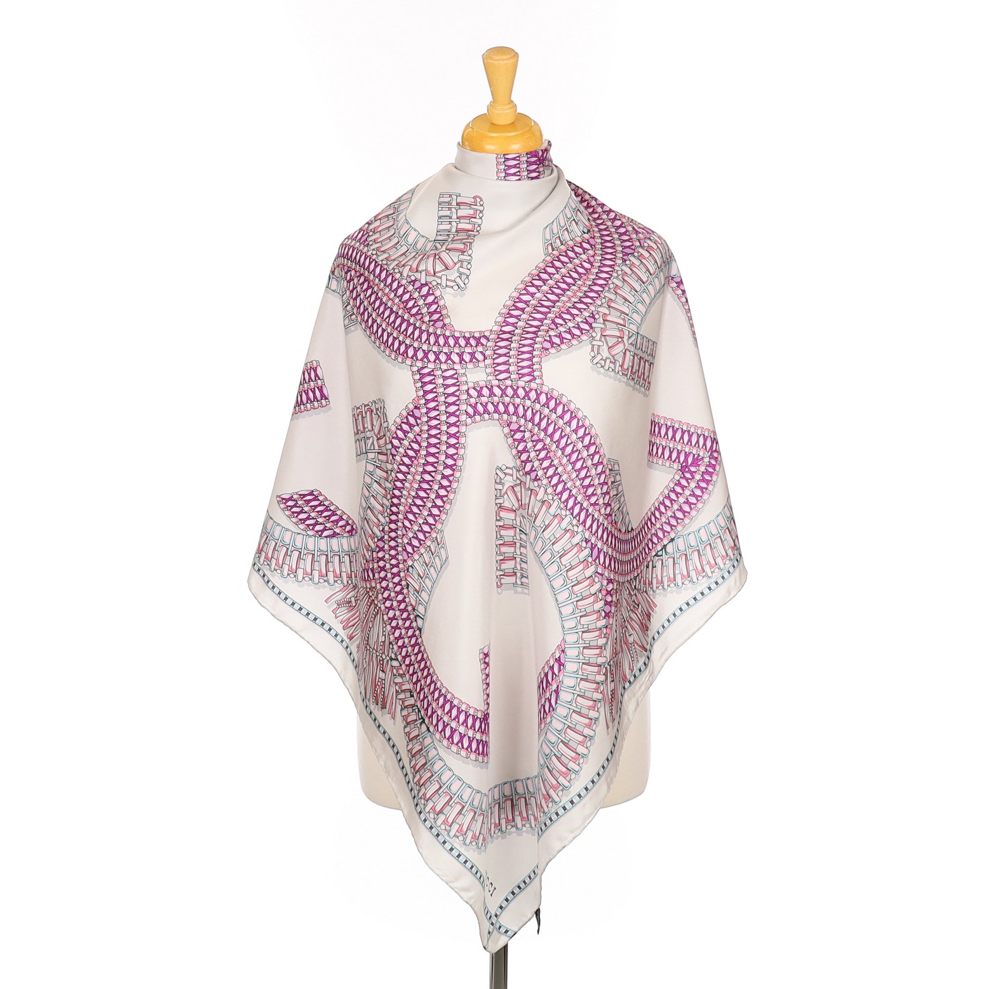 Gucci ‘G’ pattern Designer Silk Scarf