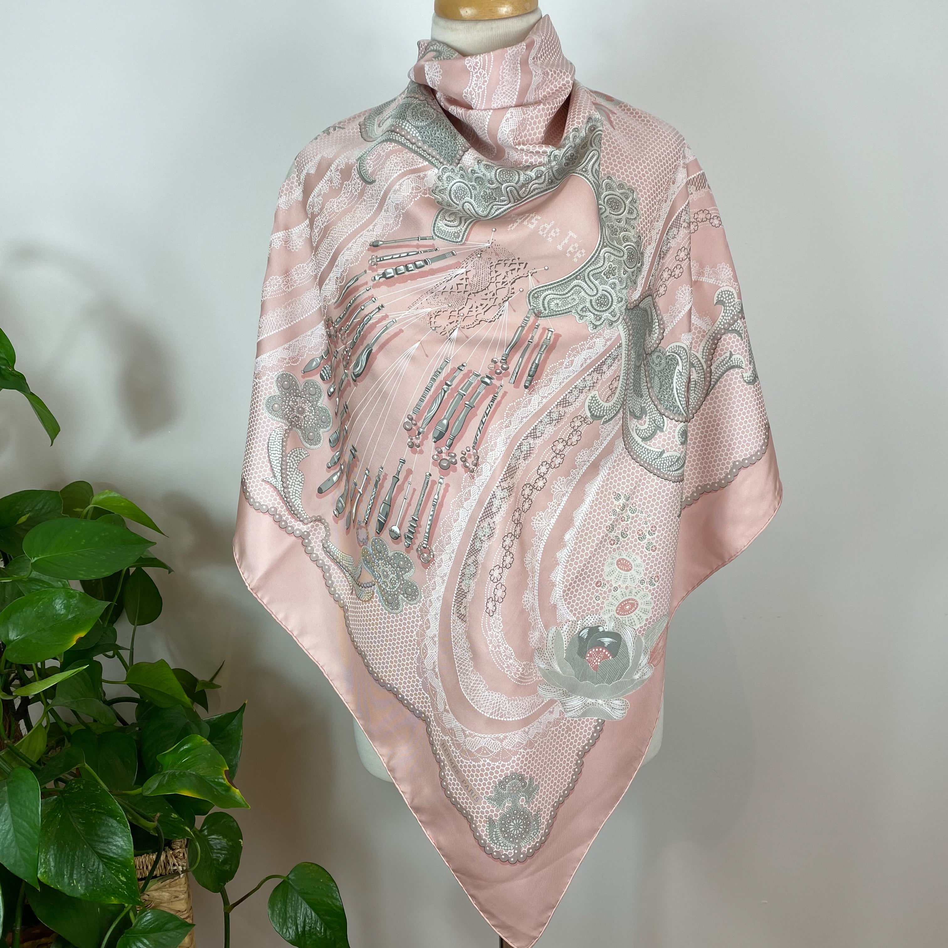 Boxed Hermes Doigts De Fée Silk Scarf