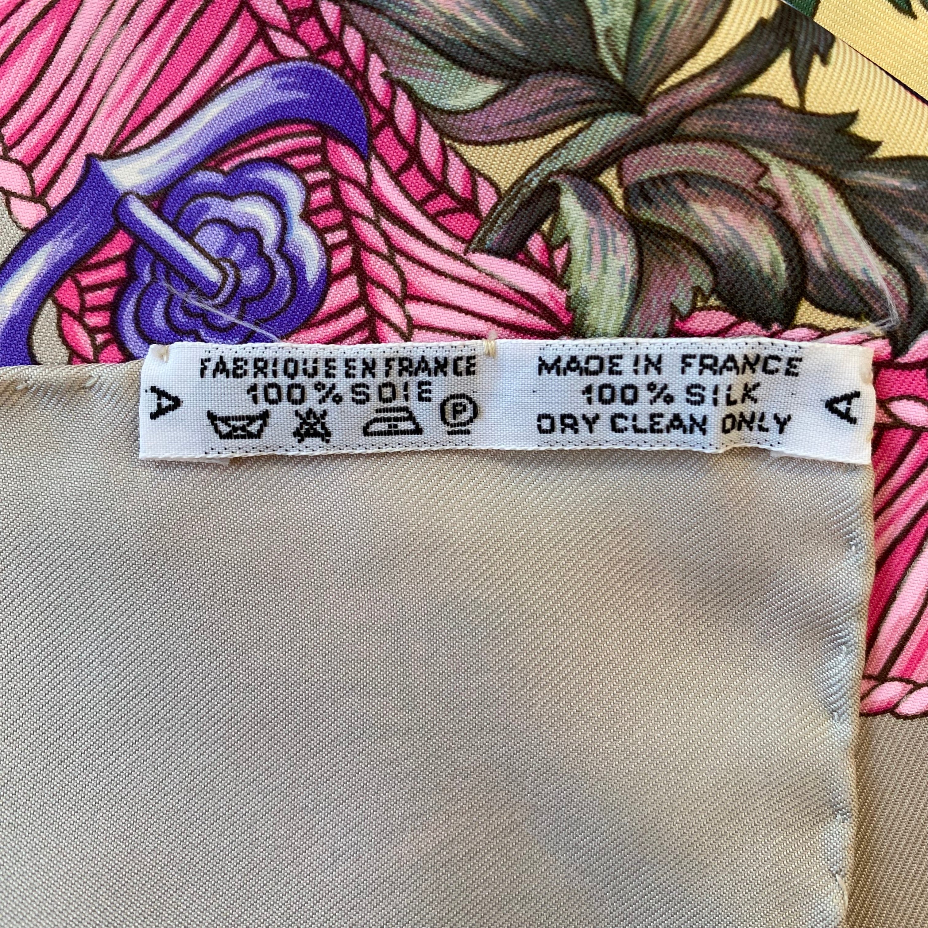Hermès Regina Designer Silk Scarf