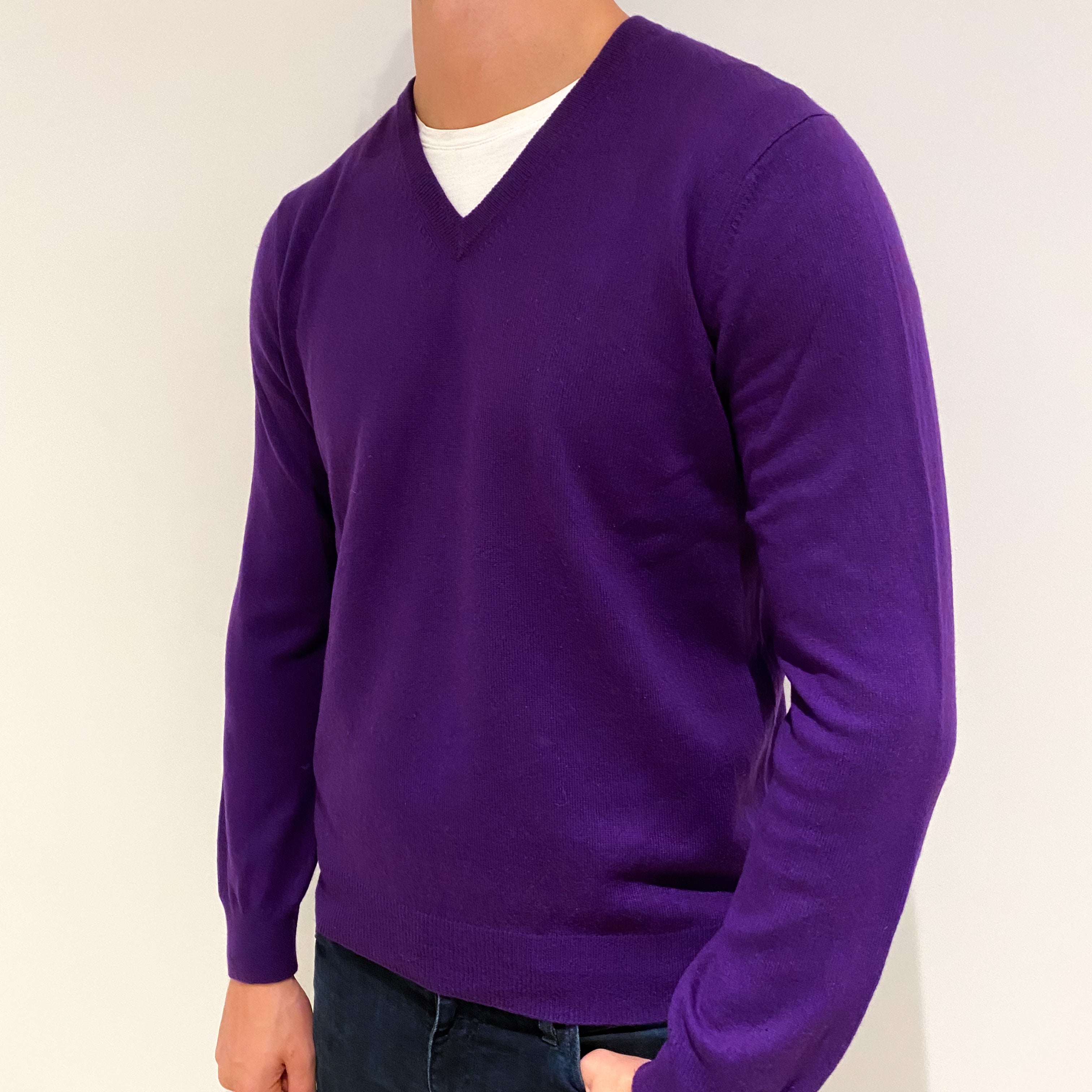Men's Viola Purple Cashmere V-Neck Jumper Extra Large