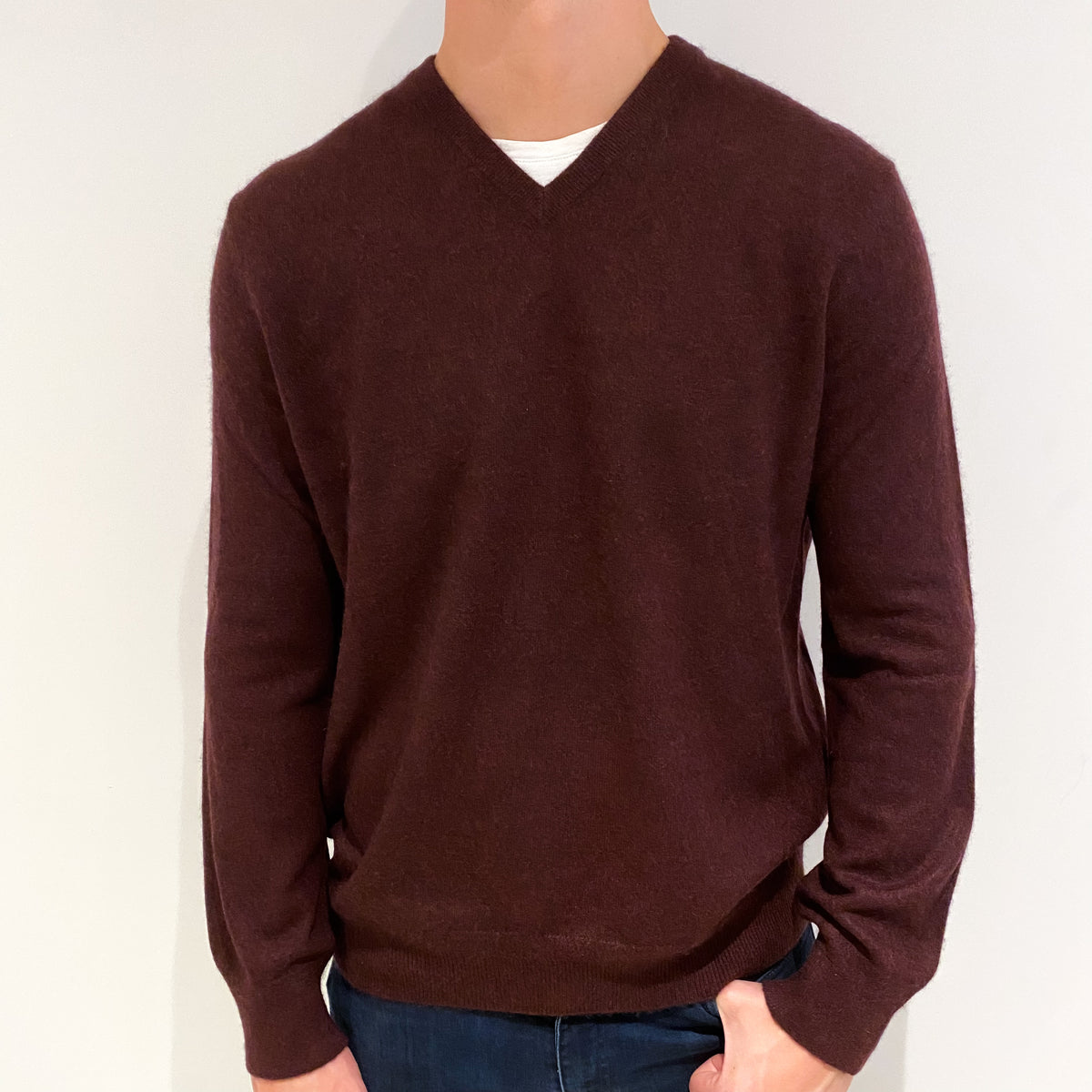 Men's Vince Deep Burgundy Cashmere V-Neck Jumper Extra Large