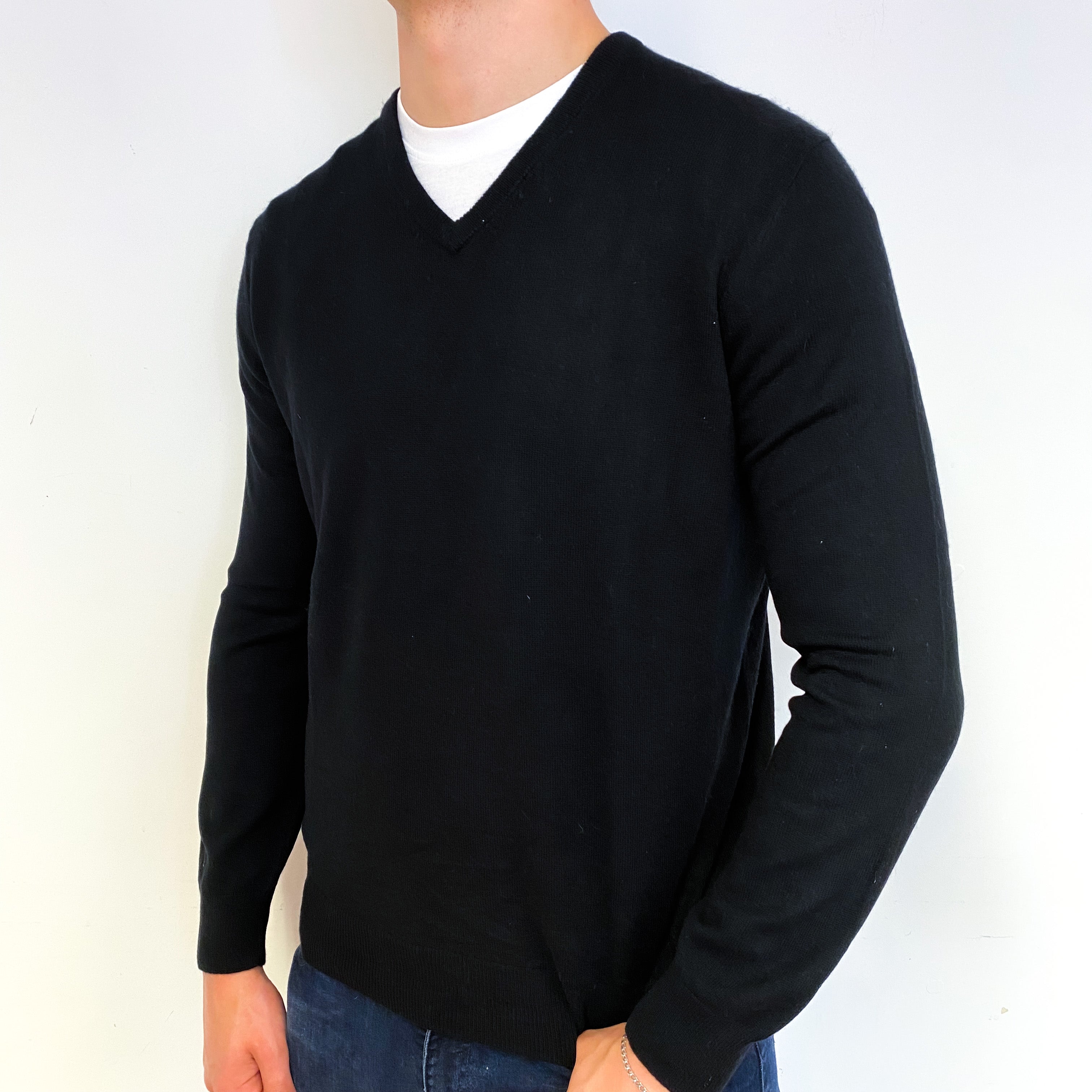 Men's Black Cashmere V-Neck Jumper Extra Large