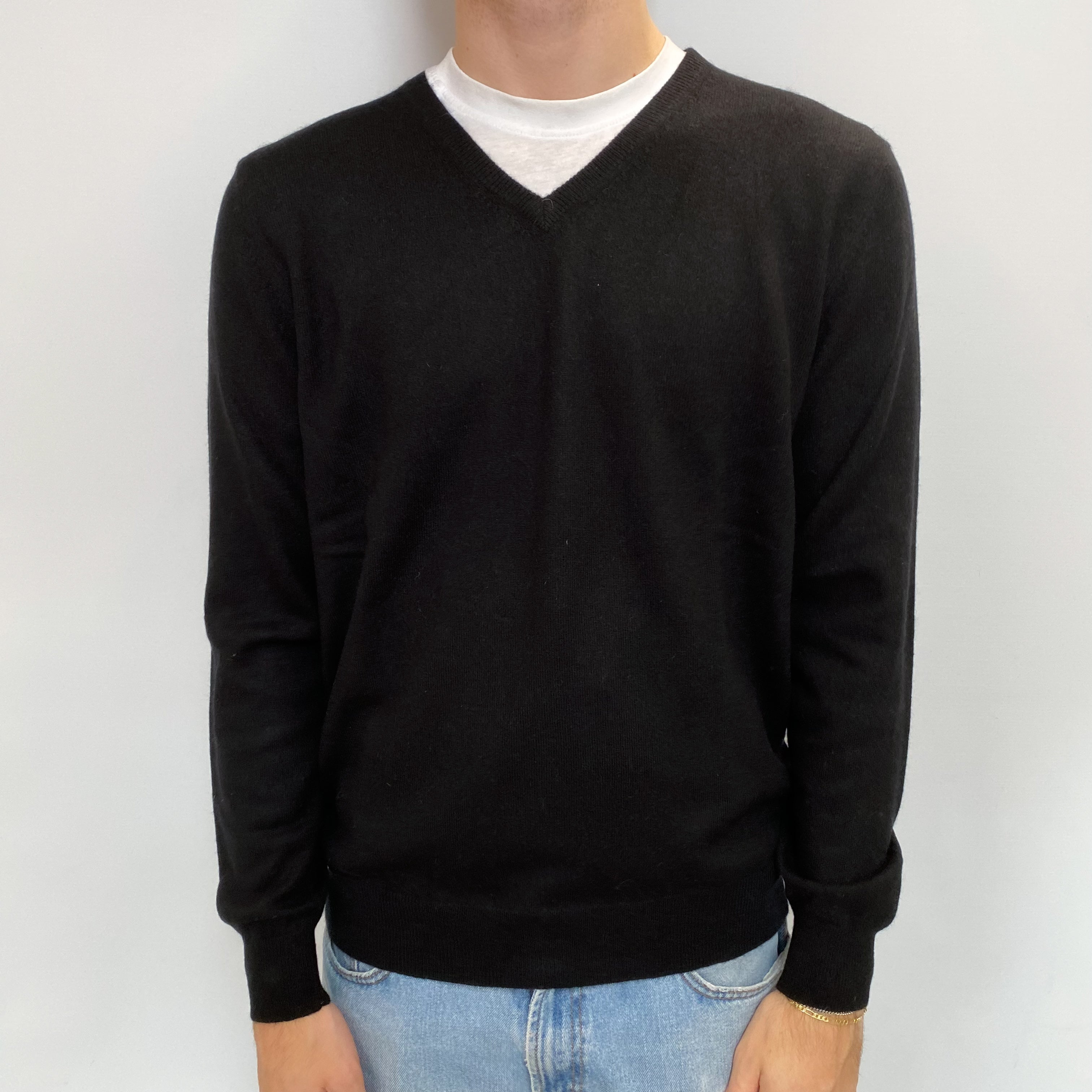 Men's Black Cashmere V Neck Jumper Large