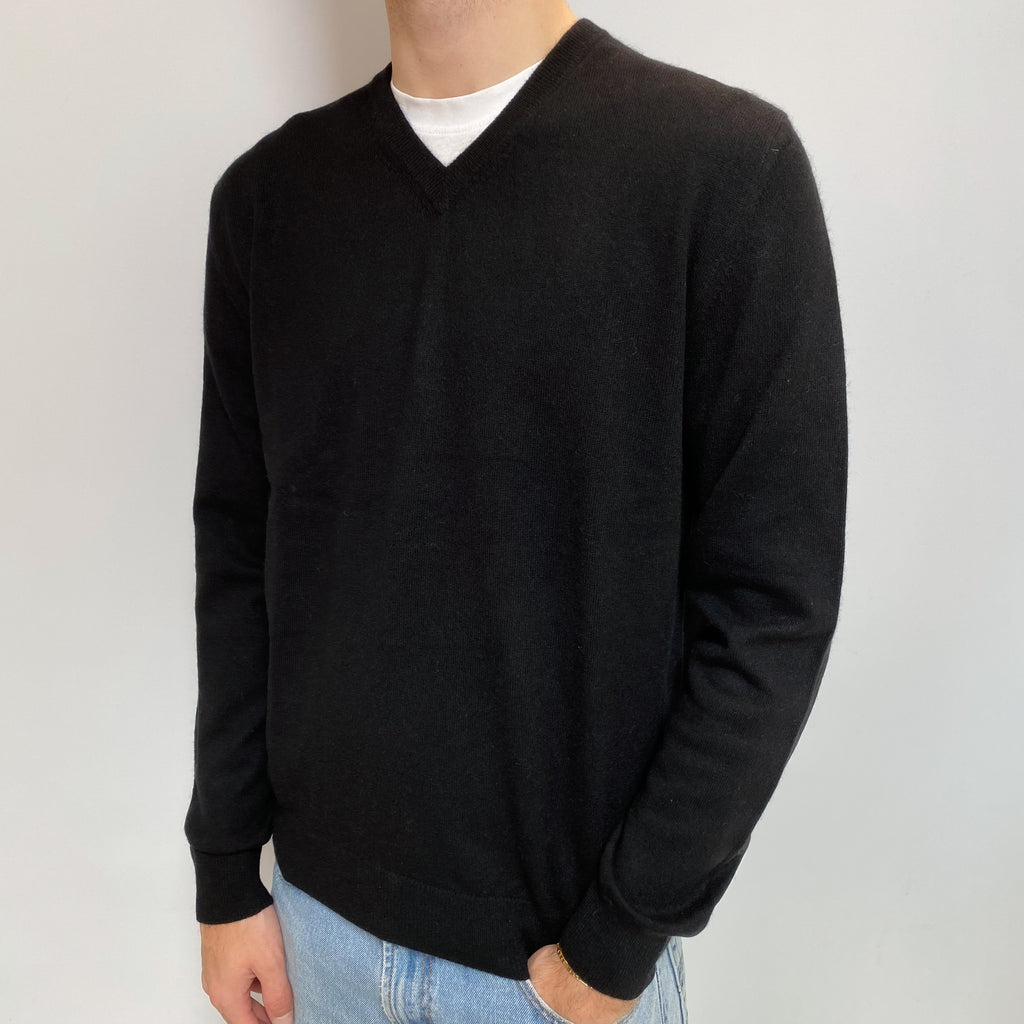 Men's Black Cashmere V Neck Jumper Large