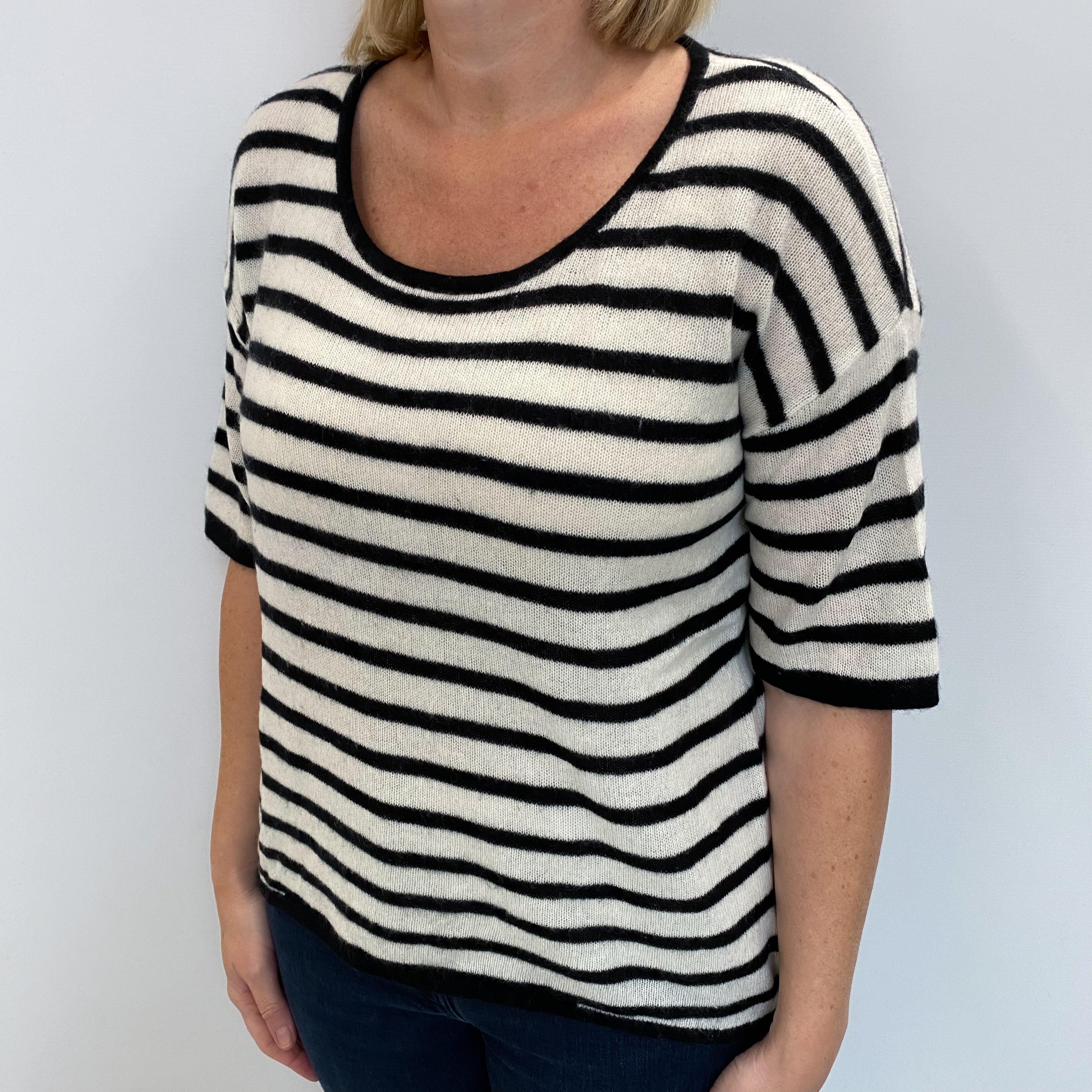 Black And White Striped Cashmere Crew Neck Short Sleeved Jumper Large