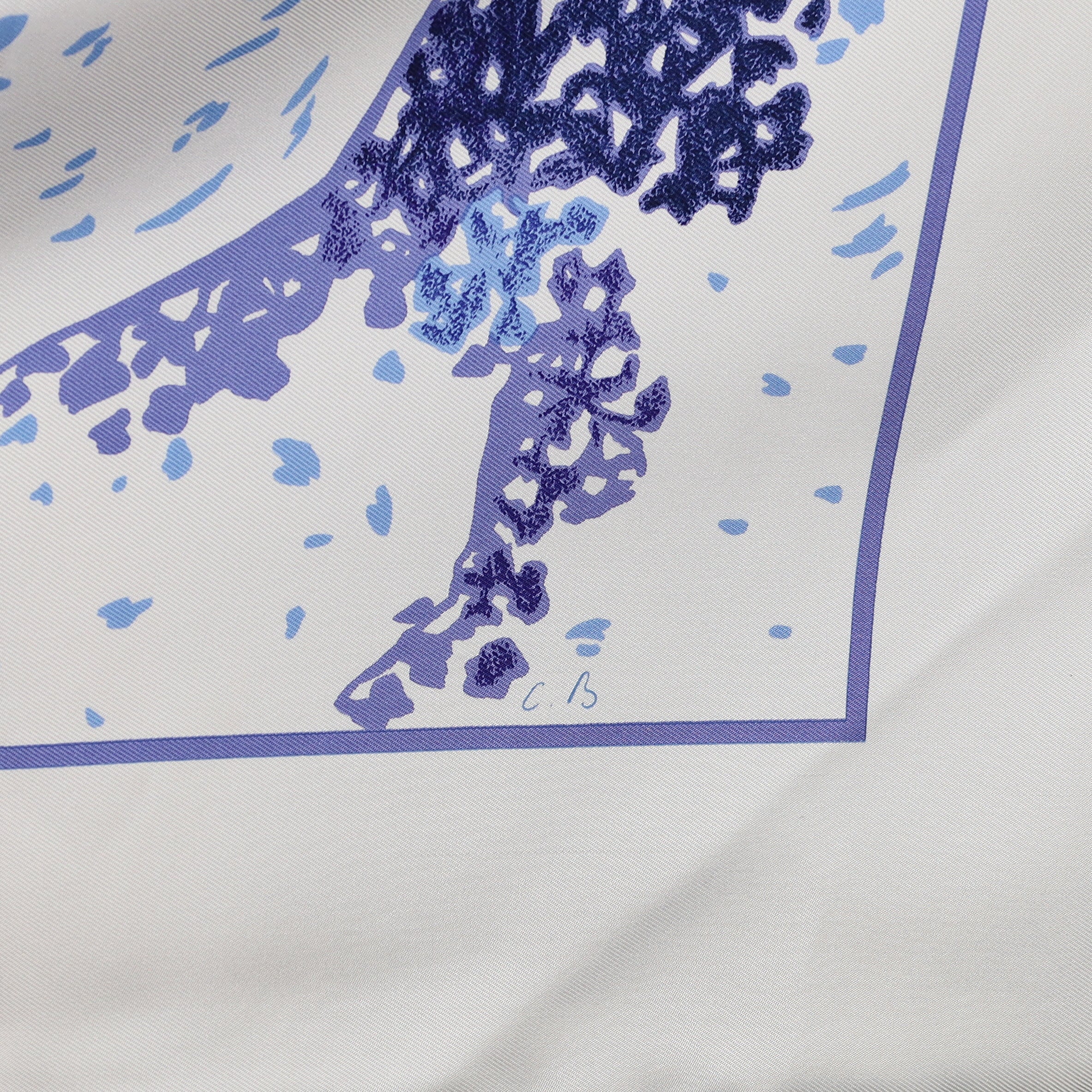 Brand New Boxed Hermès Trois Feuilles Silk Scarf