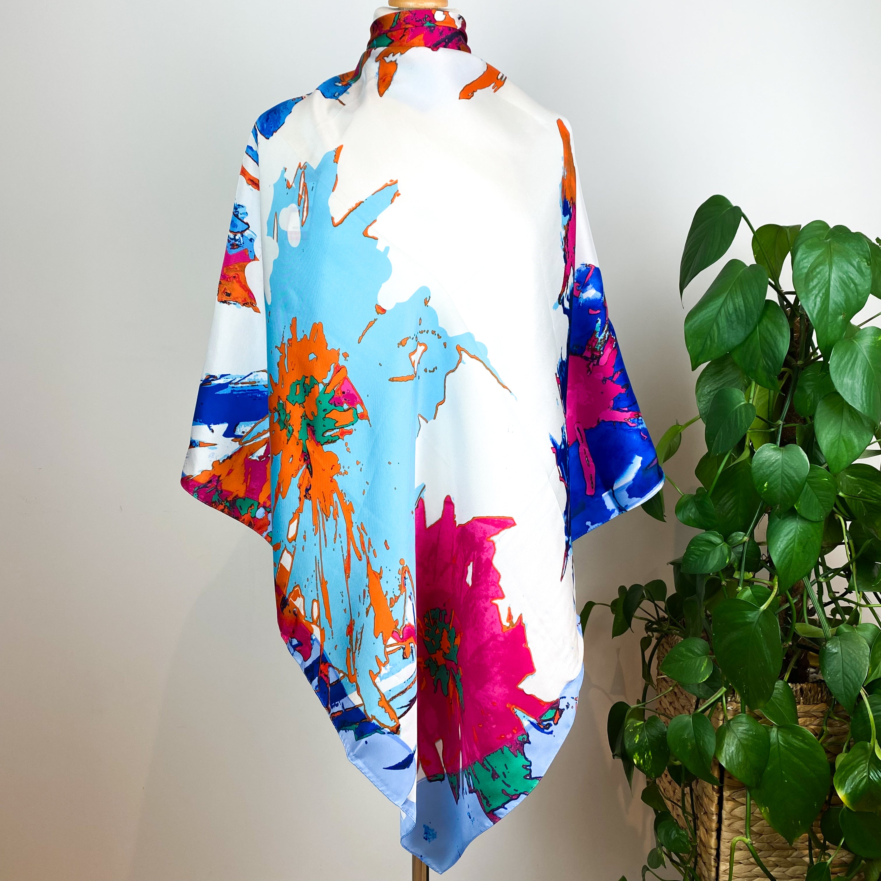 Immaculate Vince Camuto Silk Scarf