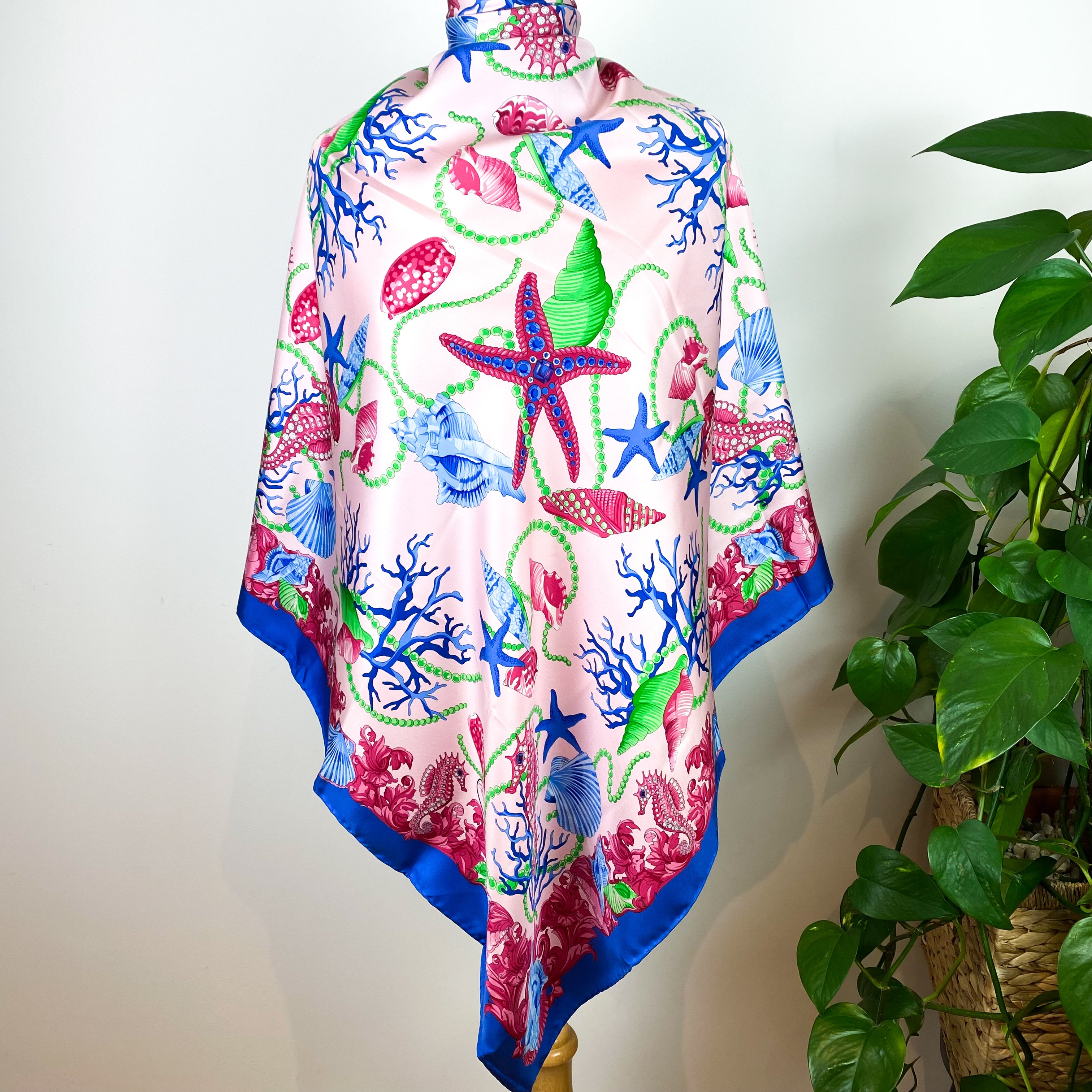 Immaculate Oliver Grant Designer Silk Scarf