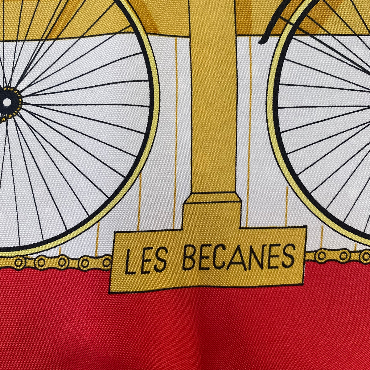Brand New Boxed Hermès Les Becanes Silk Scarf
