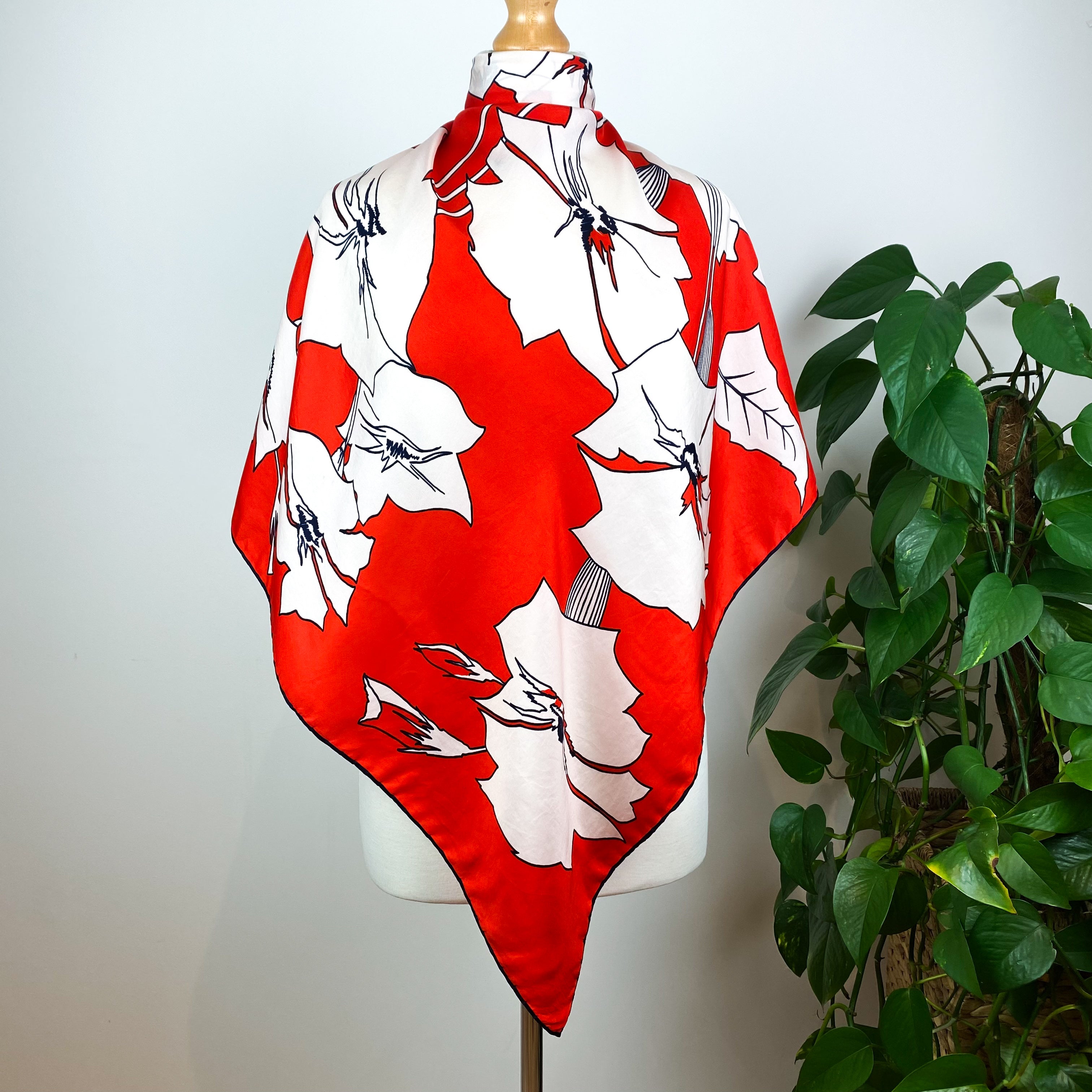 1970s Leaf Design Richard Allan Vintage Silk Scarf