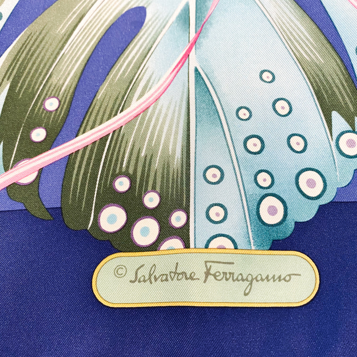 Stunning Salvatore Ferragamo Silk Scarf