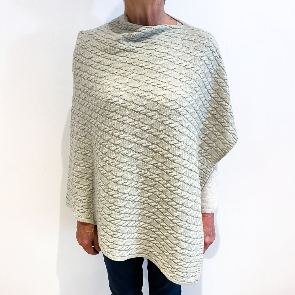 Brand New Scottish Chicory Green Cashmere Cable Poncho One Size