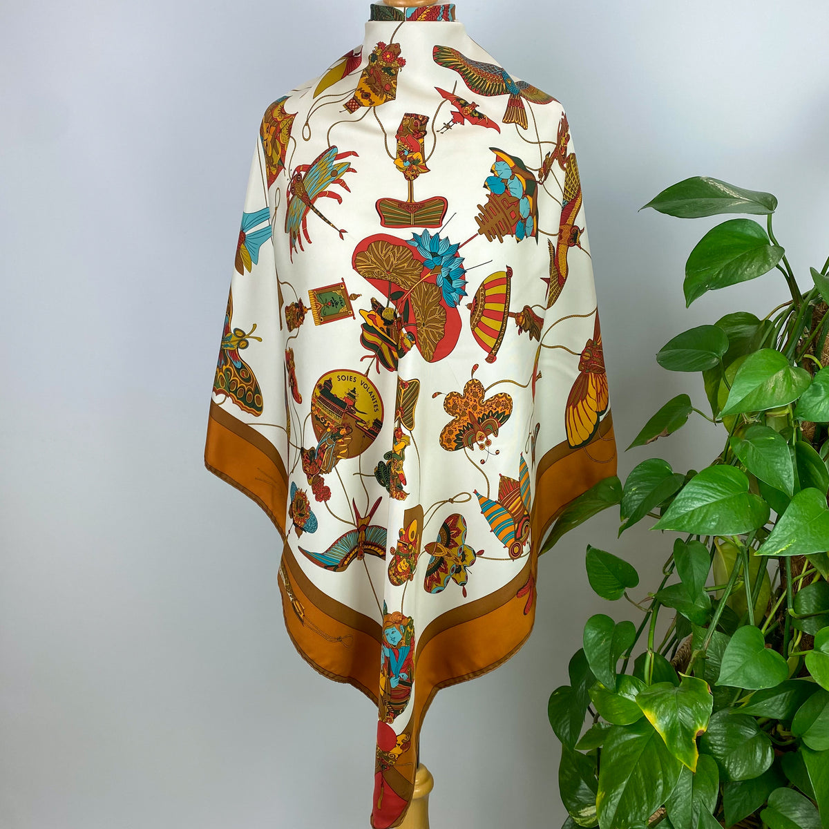 Boxed Hermès Soies Volantes 1991 Designer Silk Scarf