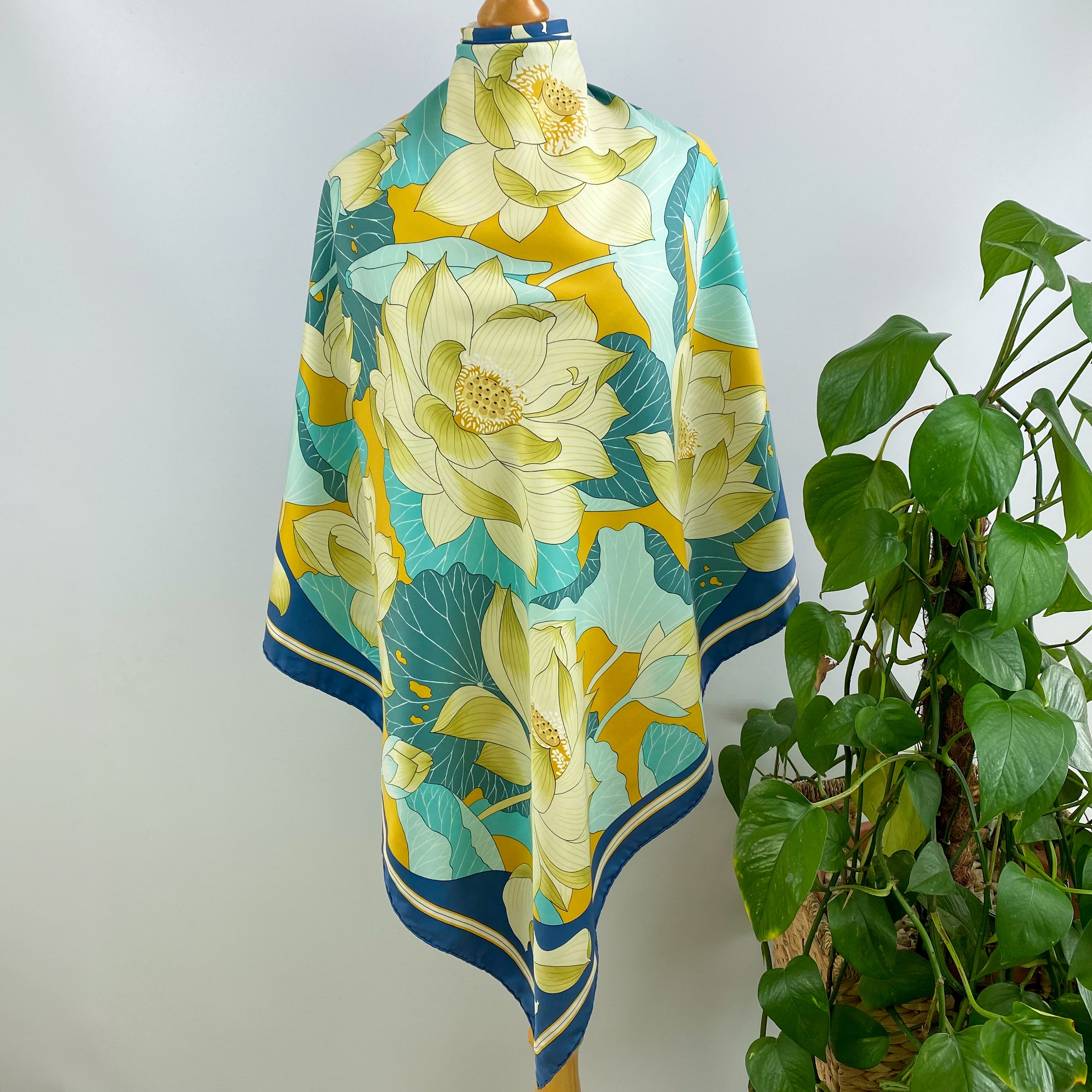 Hermès Fleurs De Lotus 1961 Vintage Silk Scarf