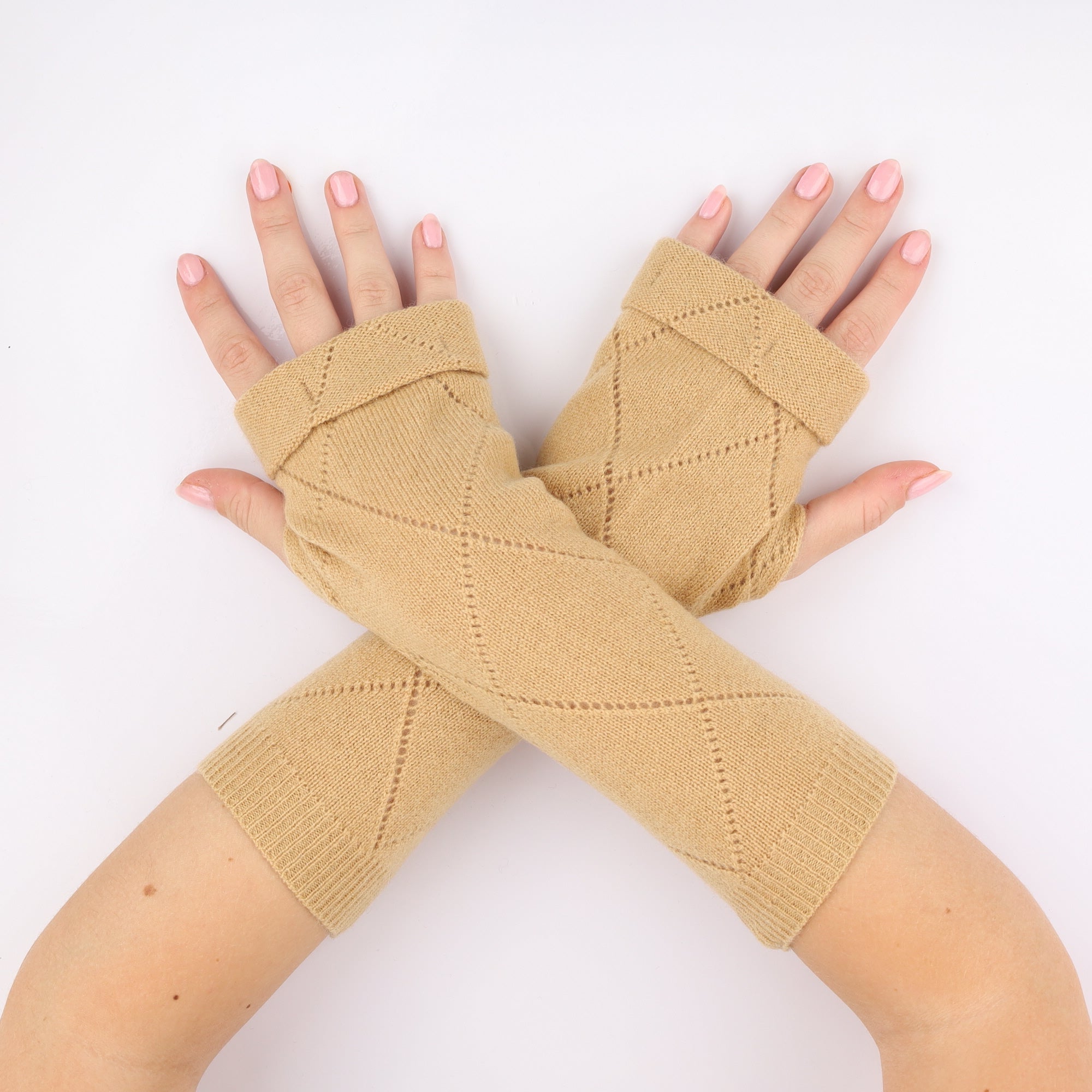 Caramel Diamond Textured Fingerless Gloves