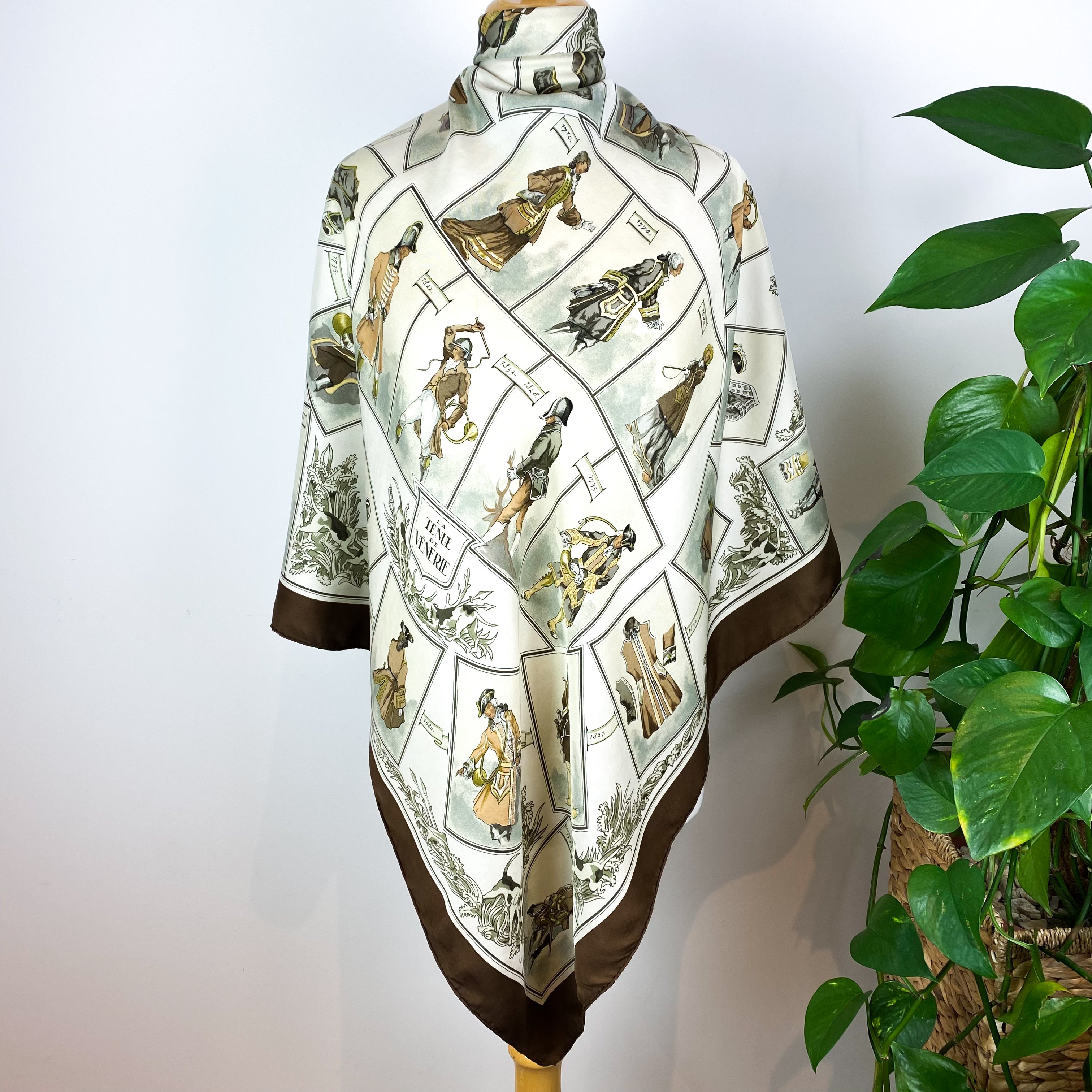Boxed Hermes La Tenue de Venerie 1964 Designer Silk Scarf