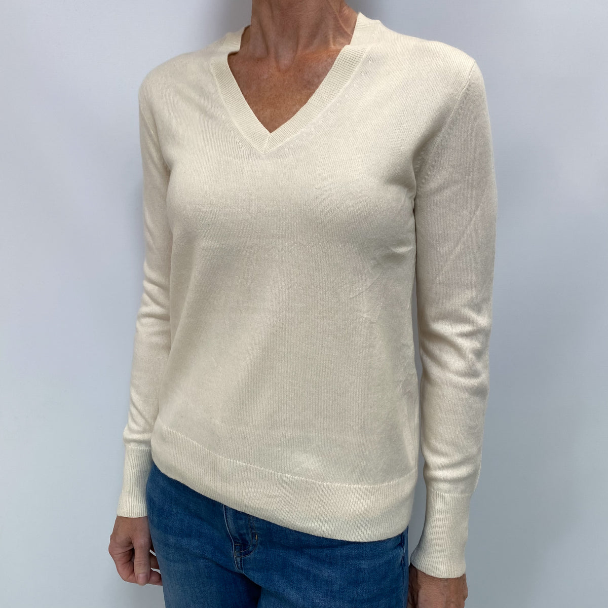 Vanilla Cream Cashmere V Neck Jumper Small