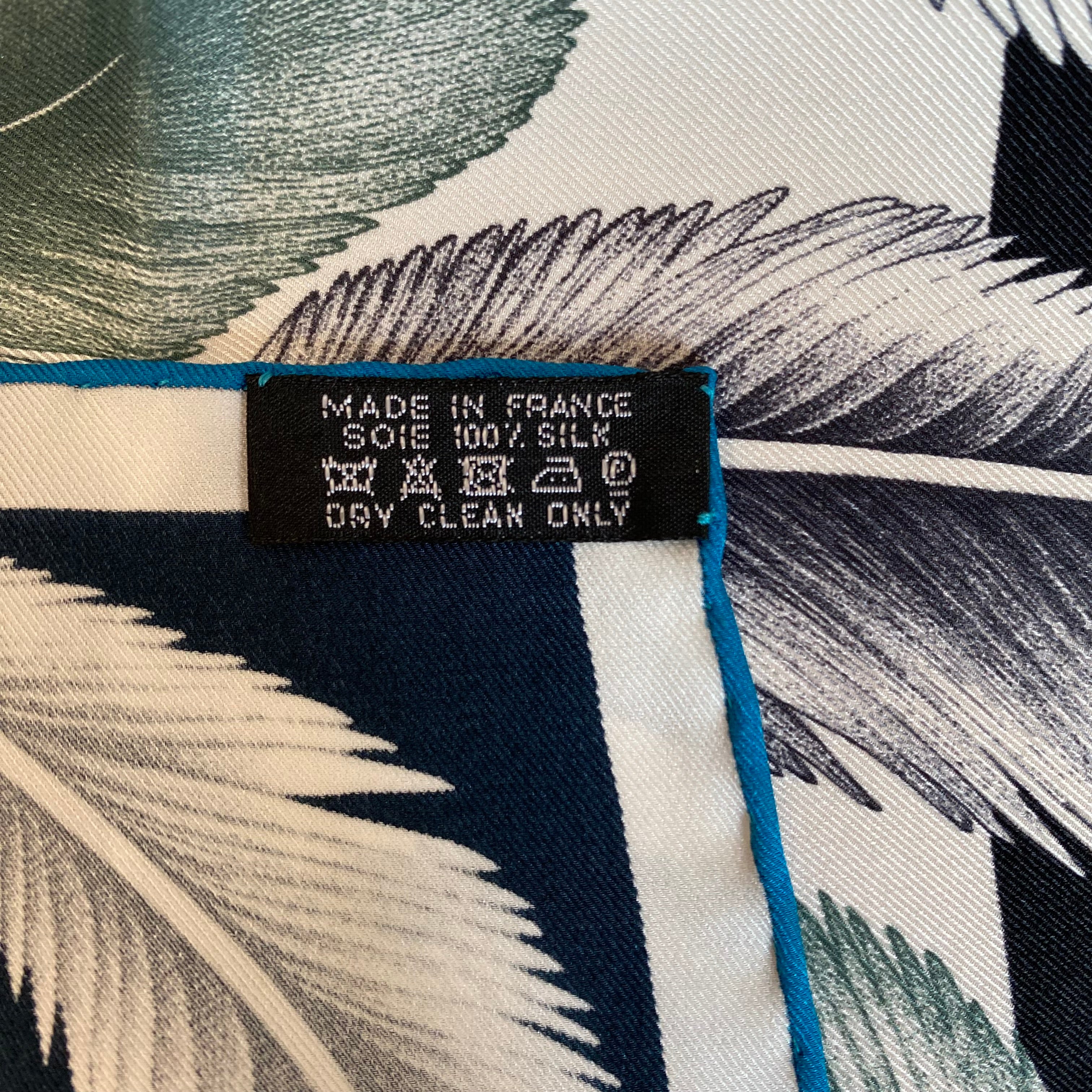 Pristine Hermès À la Plume Vintage 70 Silk Scarf Rare
