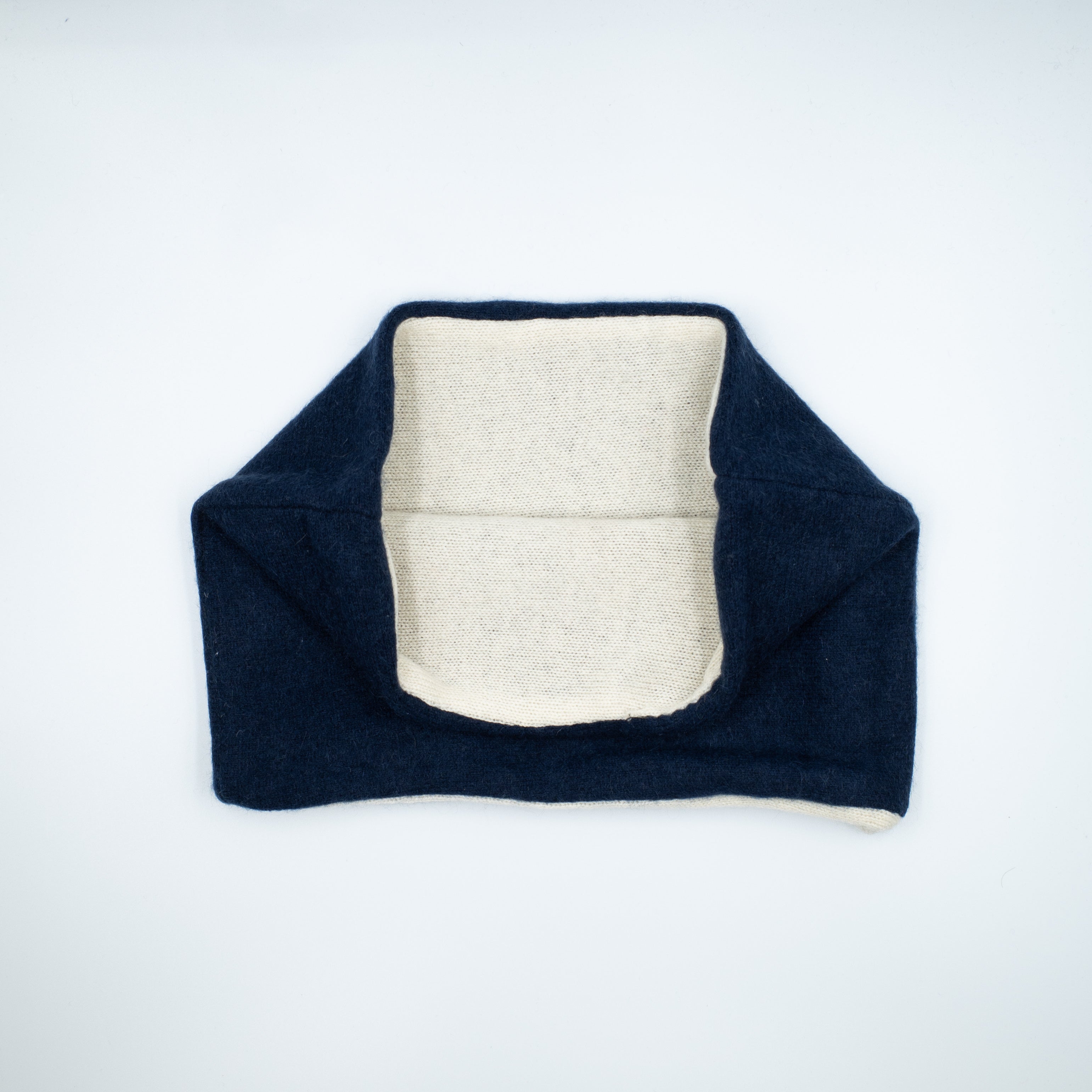 Men’s Dark Navy and Ivory Cashmere Neck Warmer