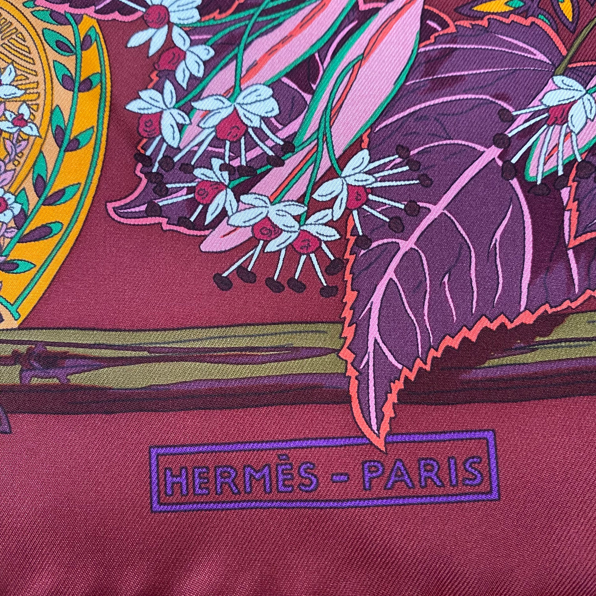 Pristine Boxed Hermès Mythes Et Métamorphoses Silk Scarf