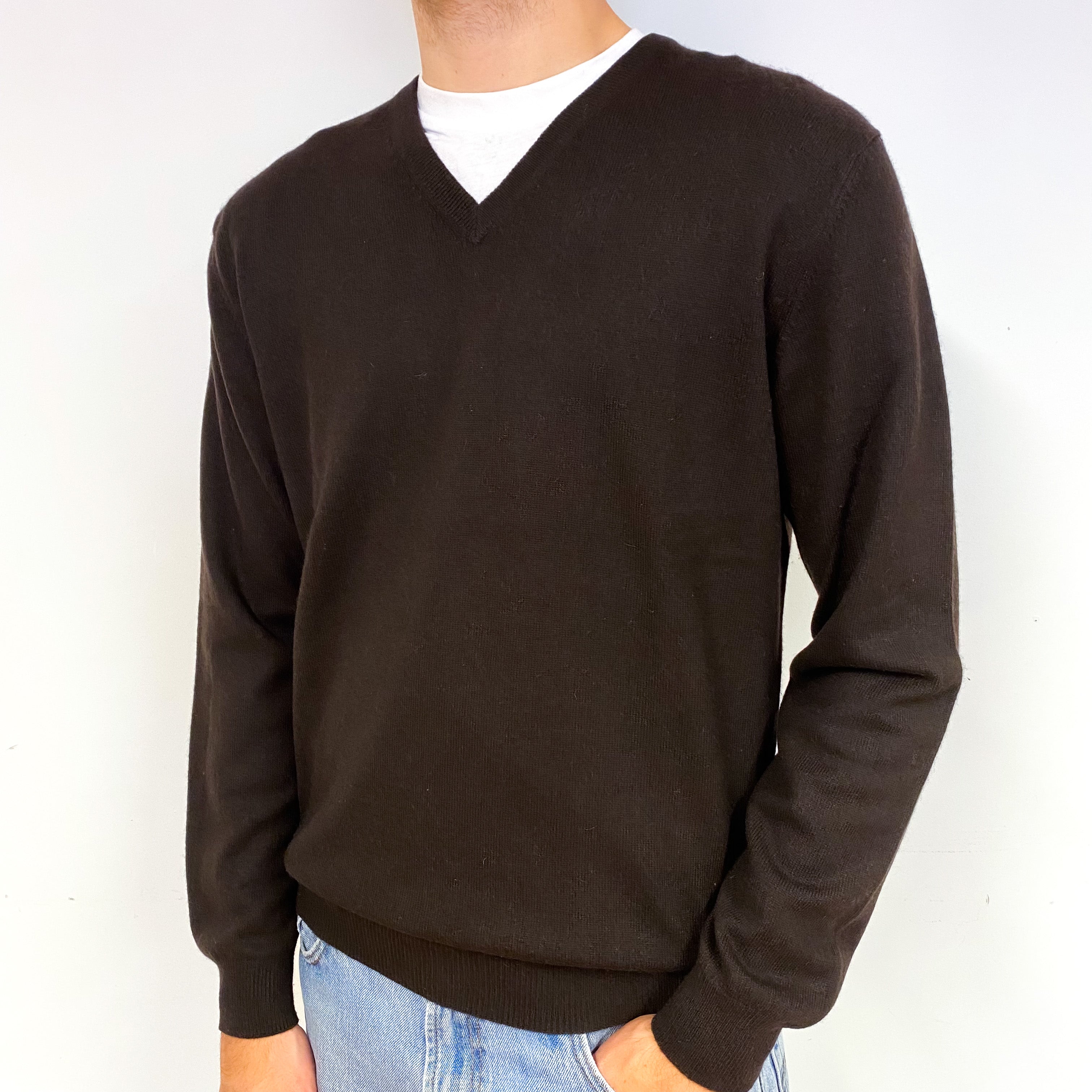 Men's Peppercorn Brown Cashmere V-Neck Jumper Medium