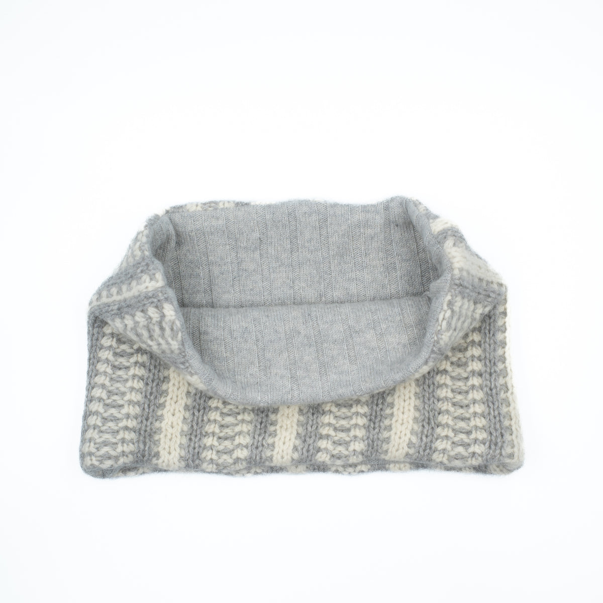 Chunky Pale Grey and White Patterned Neck Warmer