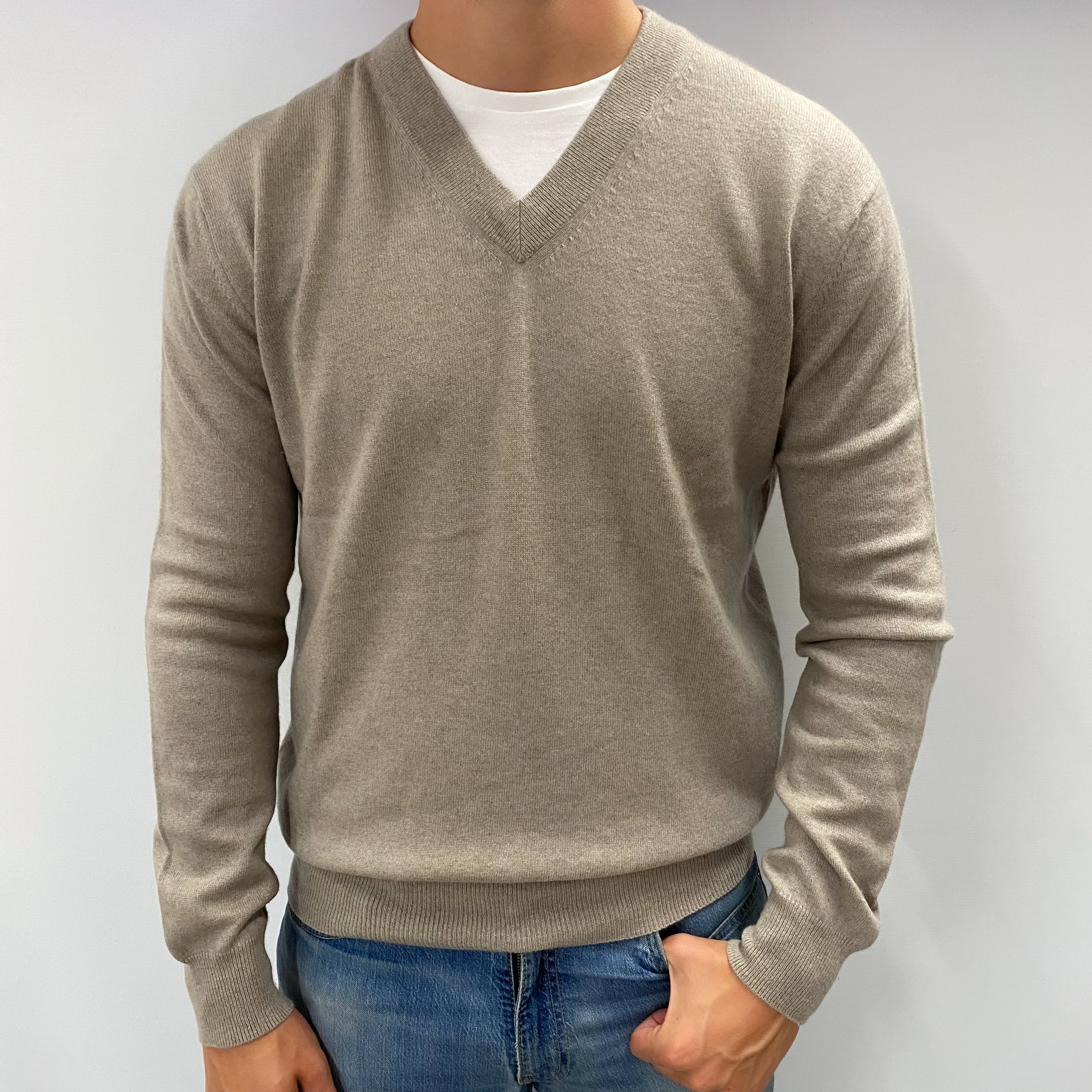 Men's Fawn Beige Cashmere V Neck Jumper XL