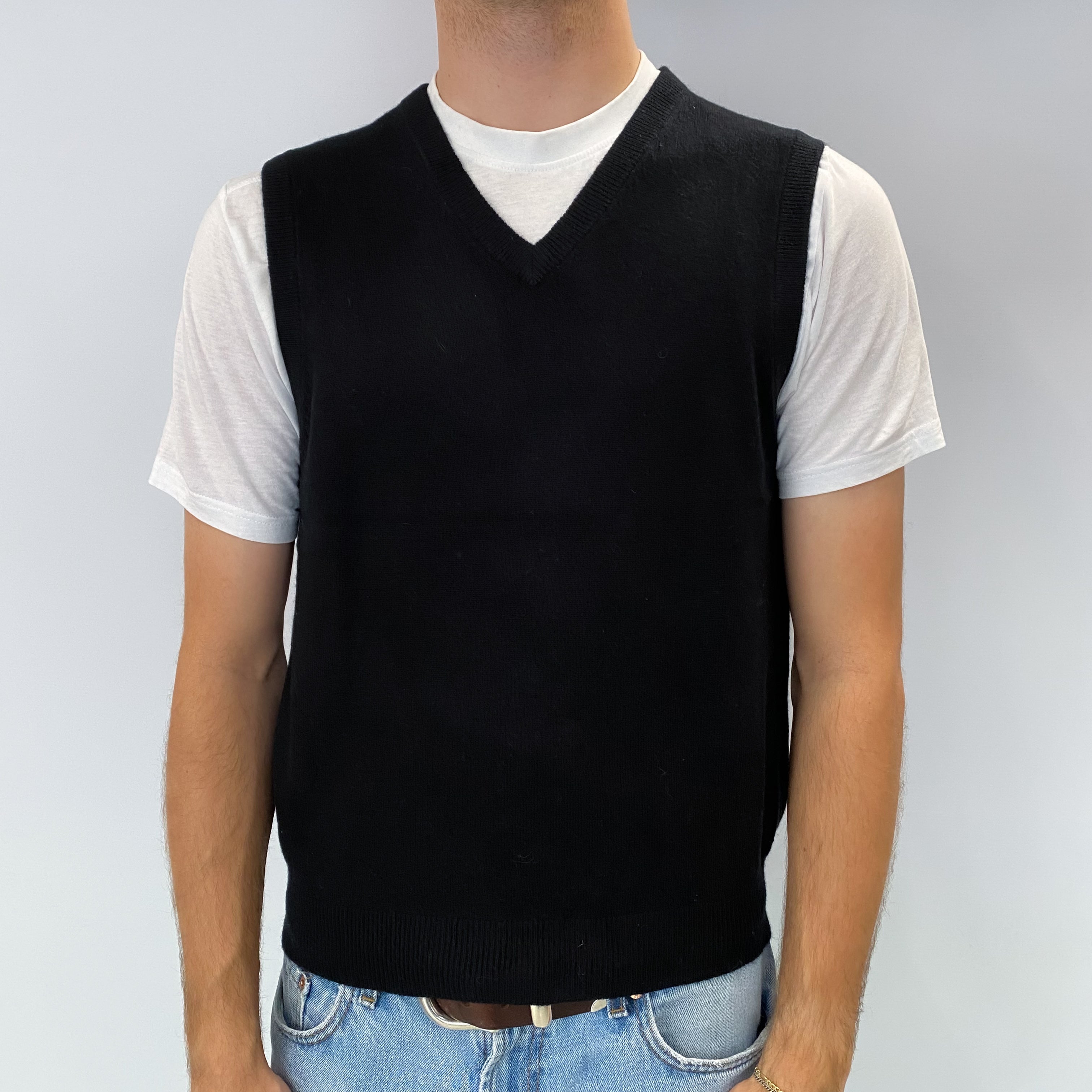 Men's Black Cashmere V Neck Sleeveless Jumper Medium