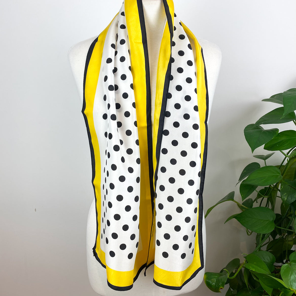 Brand New Boxed Carolina Herrera Spotty Long Designer Silk Scarf