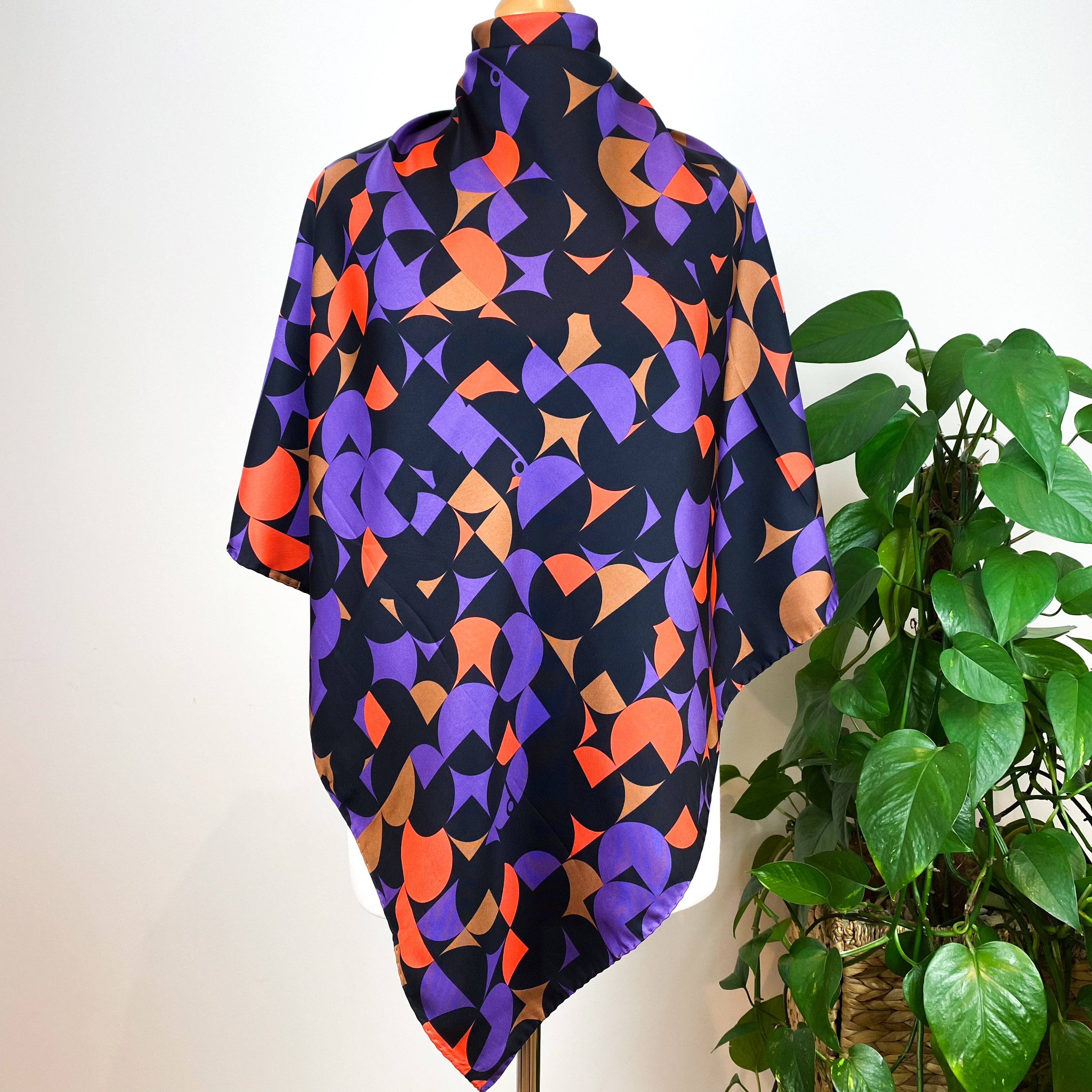Immaculate Dunhill Abstract Silk Scarf