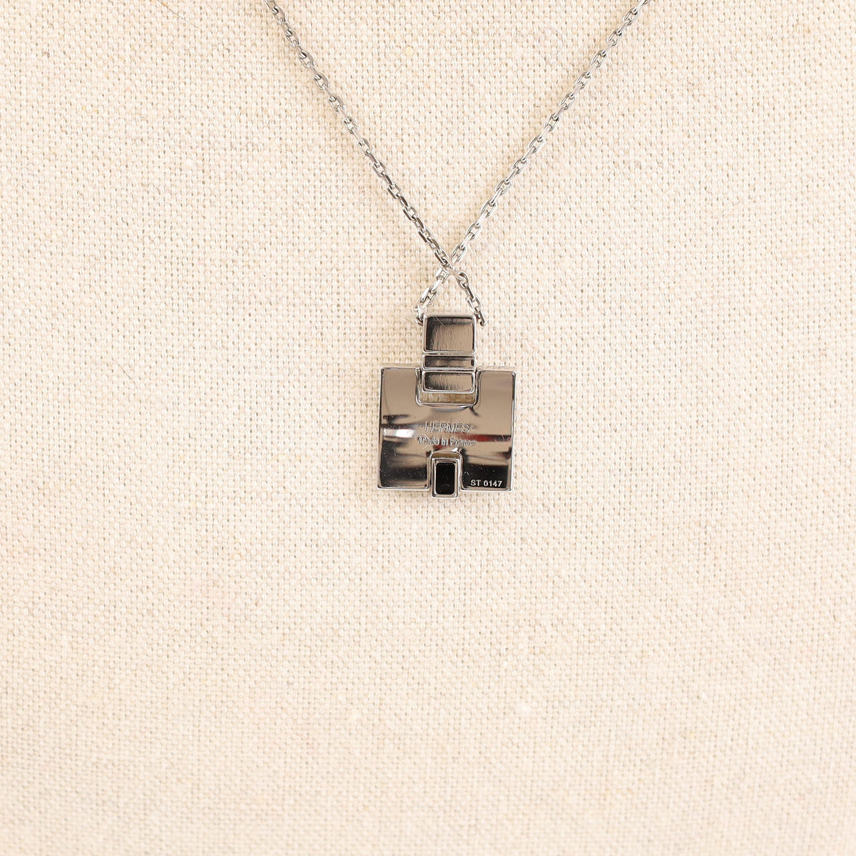 Brand New Boxed Hermès Eileen H Pendant