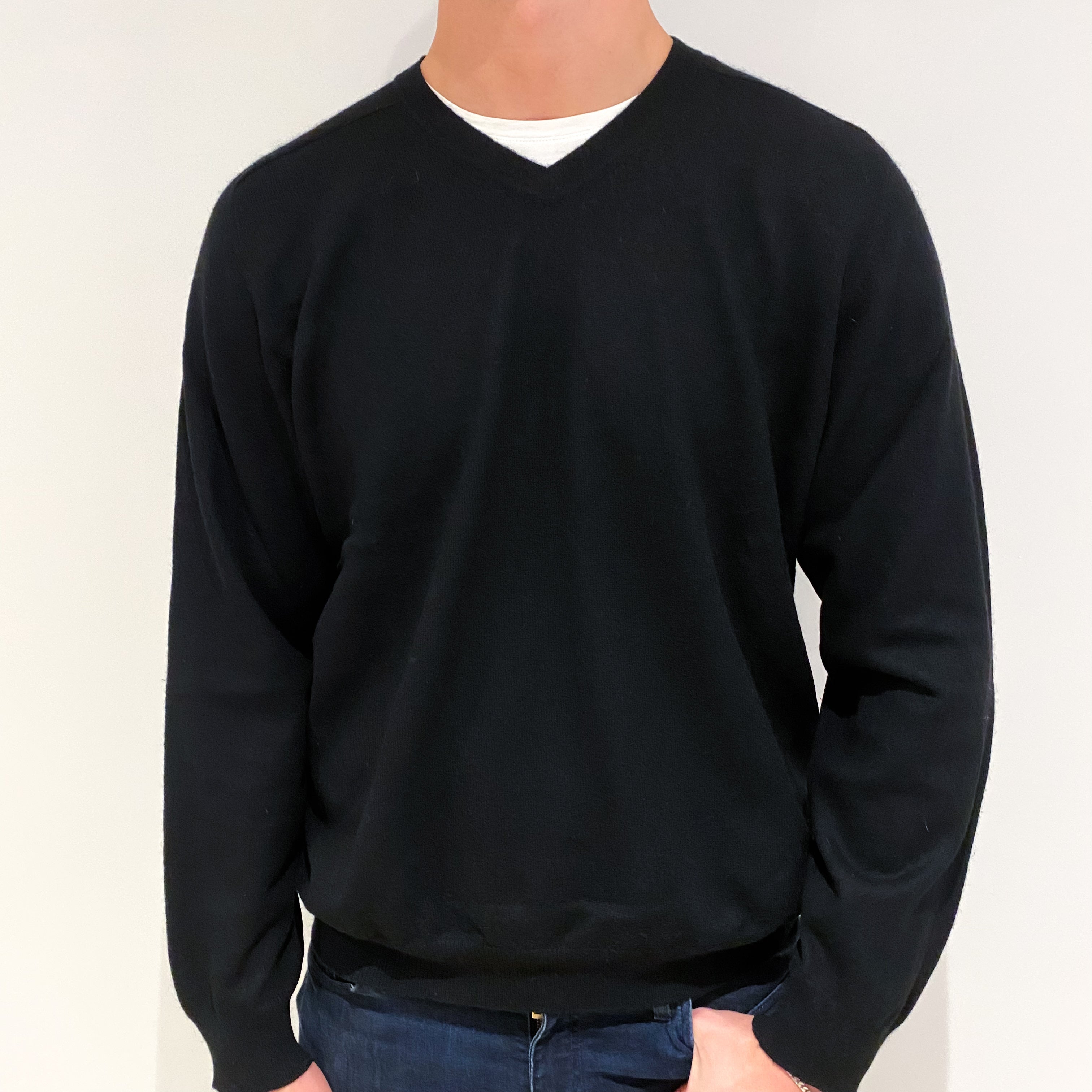 Men's Black Cashmere V-Neck Jumper Extra Large