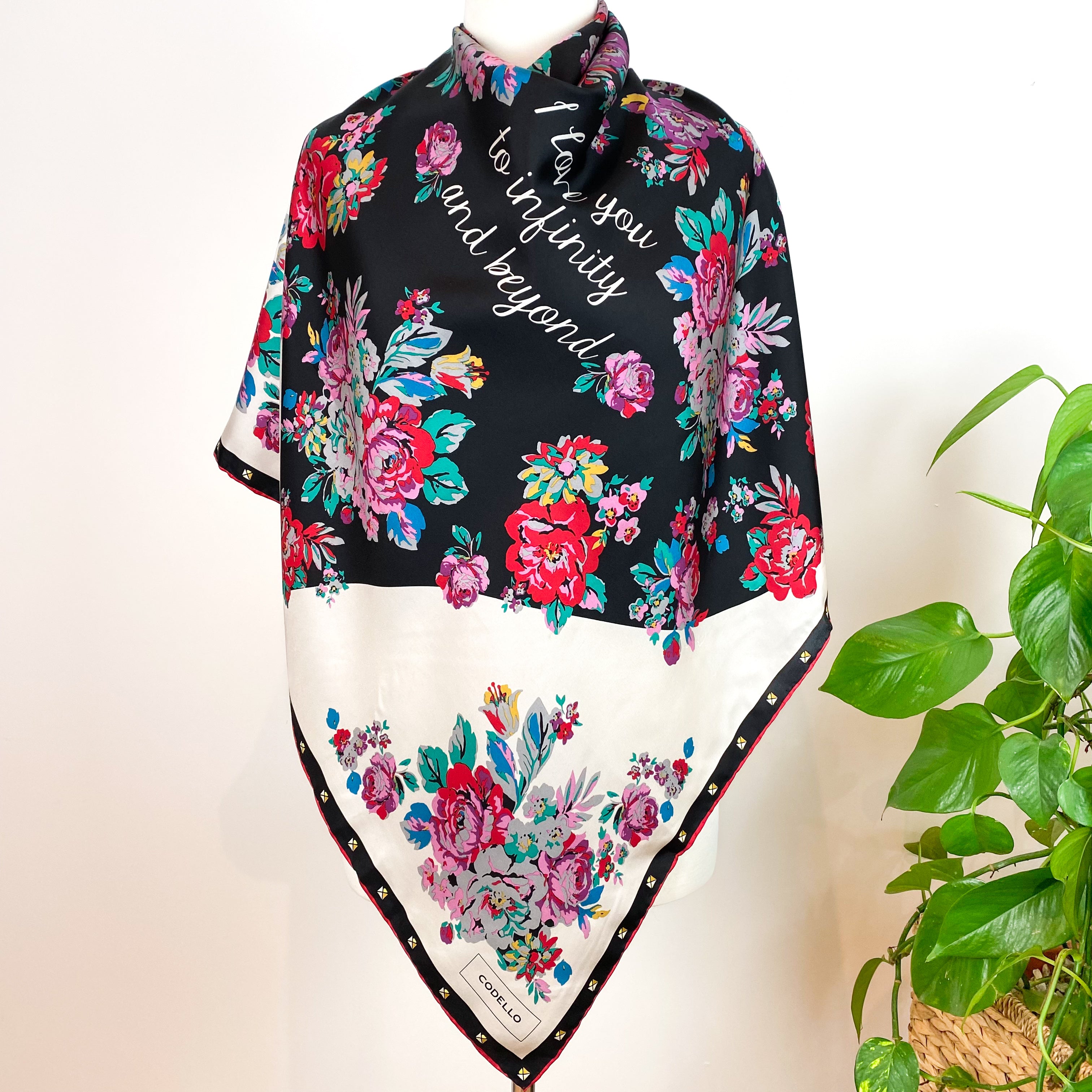 Codello Floral Romantic Silk Scarf