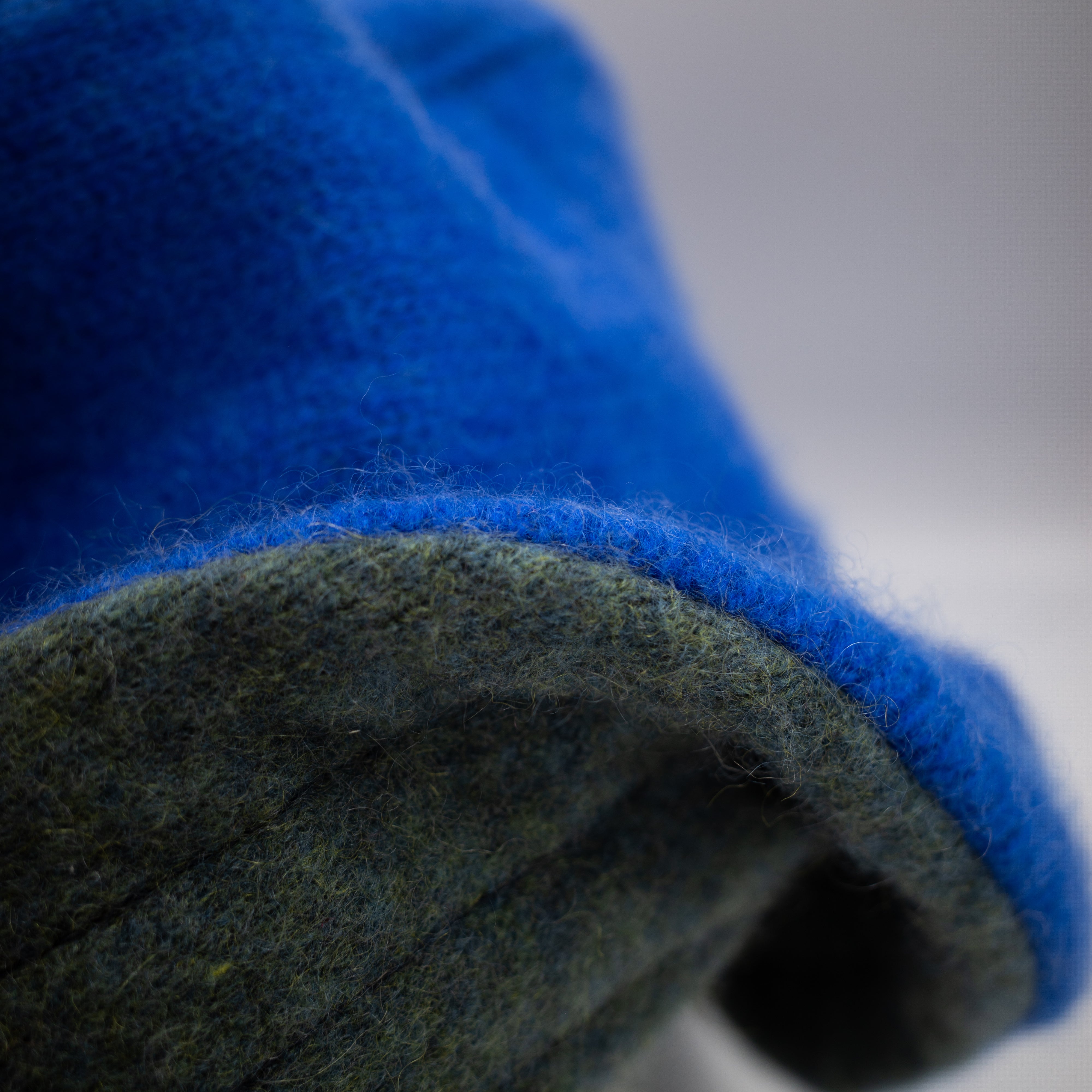 Cobalt Blue Reversible Cashmere Bucket Hat Medium