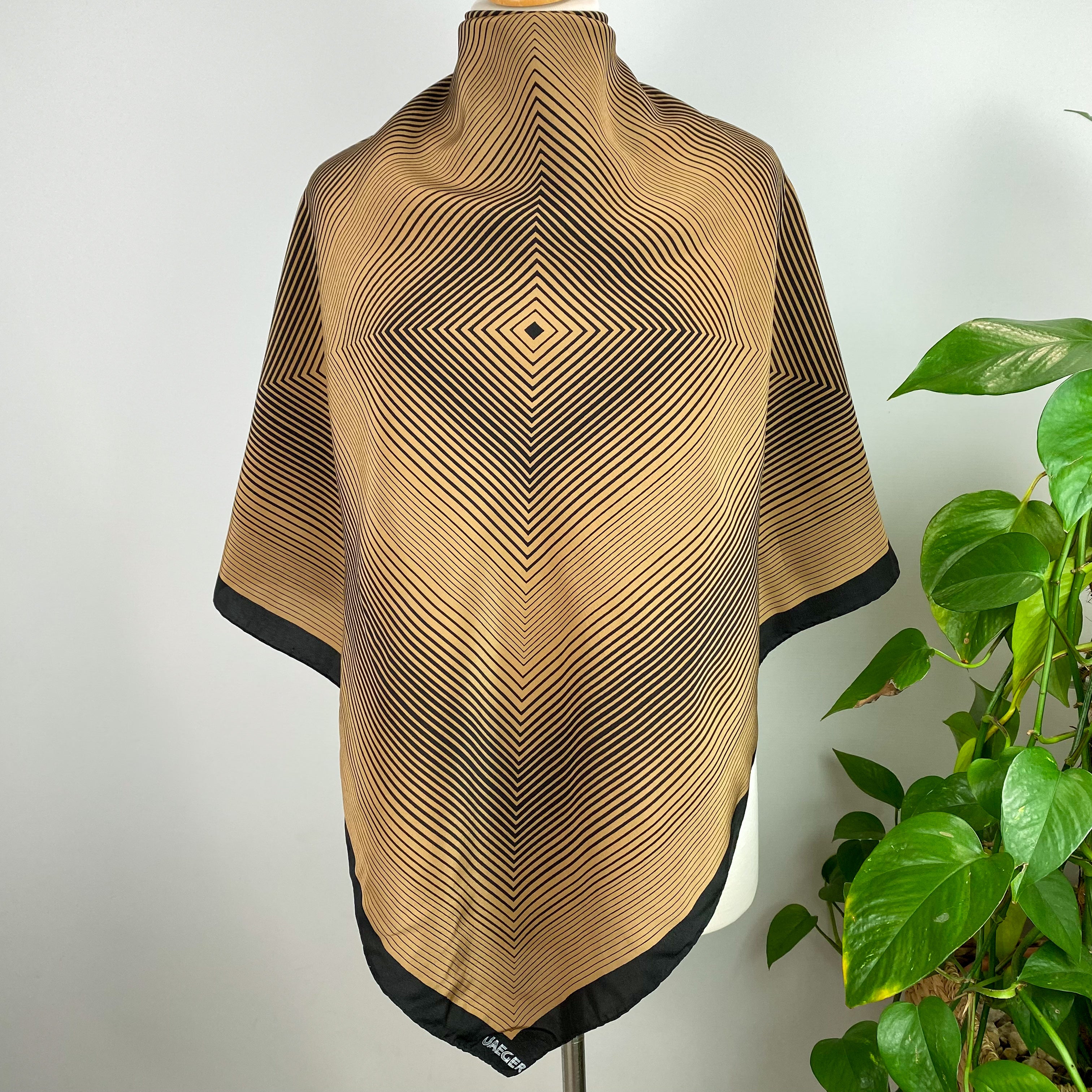 Immaculate Jaeger Geometric Silk Scarf