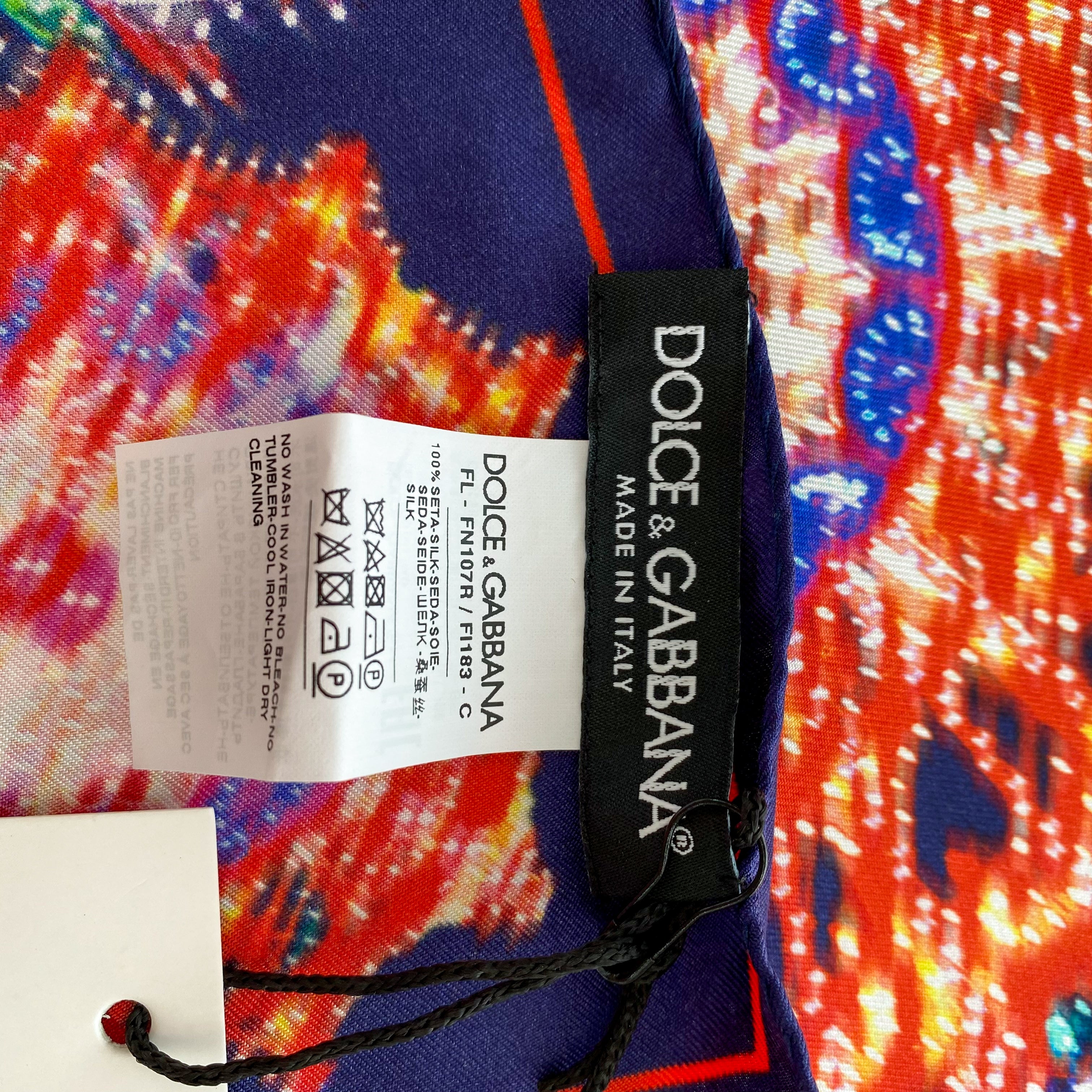 Excellent Dolce & Gabbana Small Silk Scarf