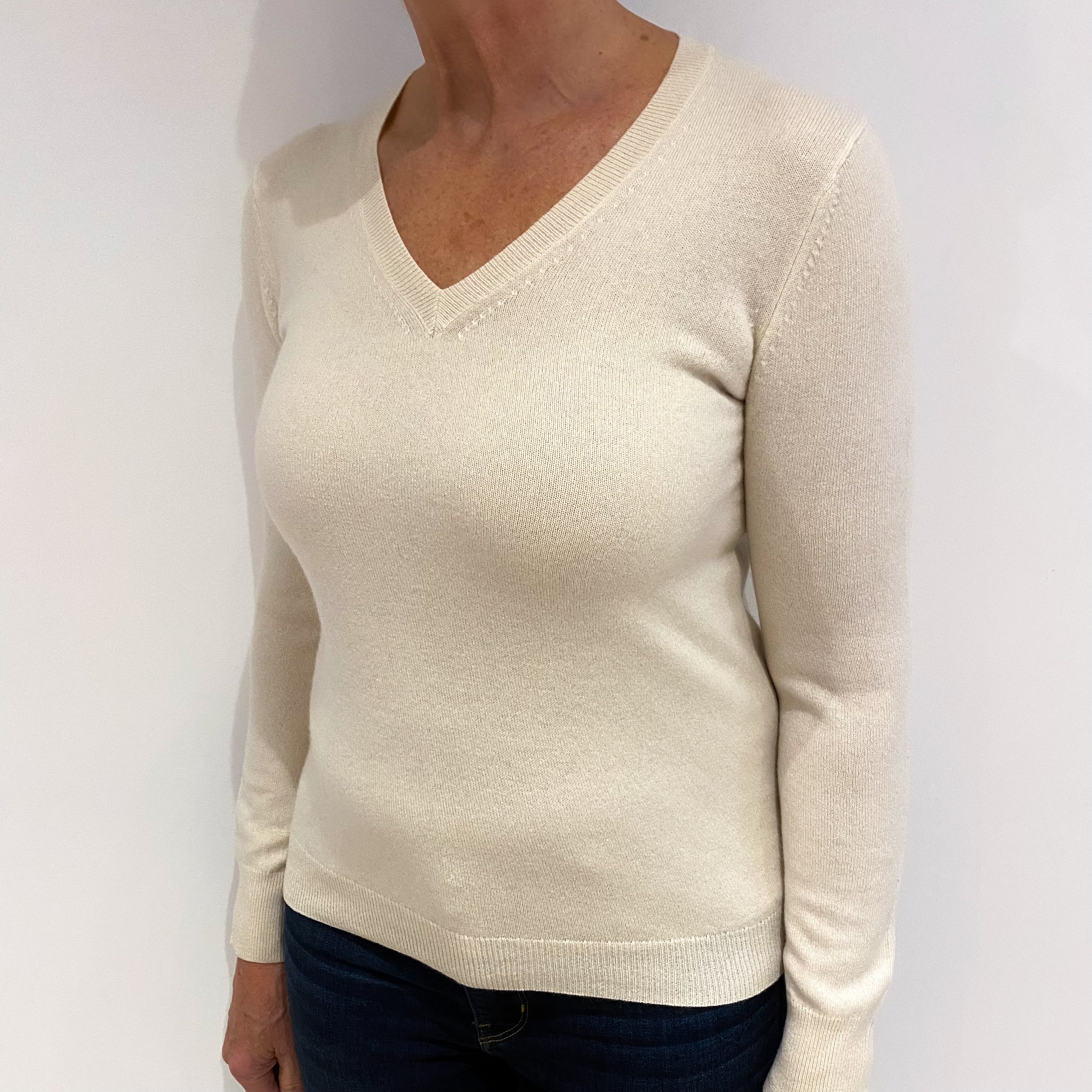 Clotted Cream Cashmere V Neck Jumper Medium