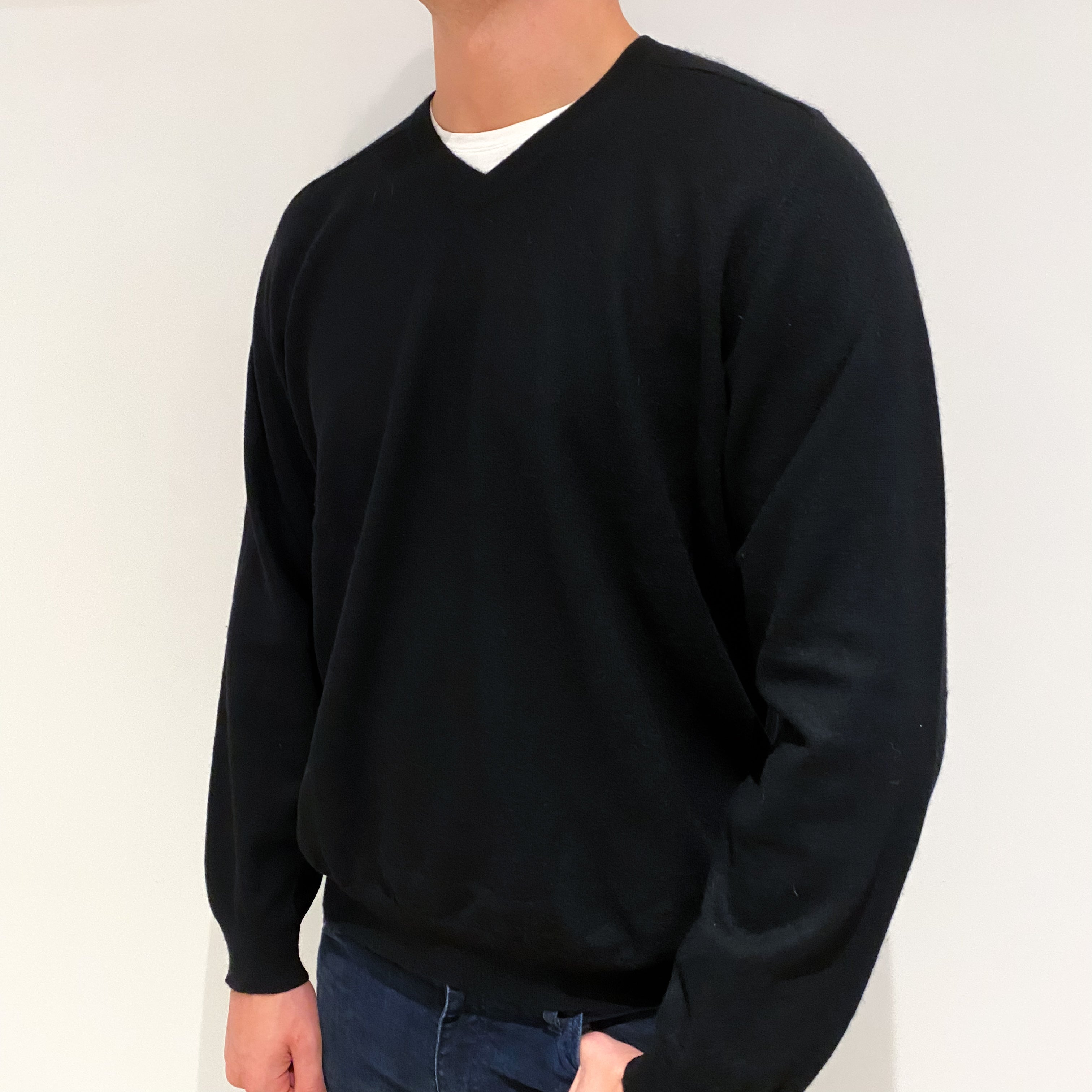 Men's Black Cashmere V-Neck Jumper Extra Large