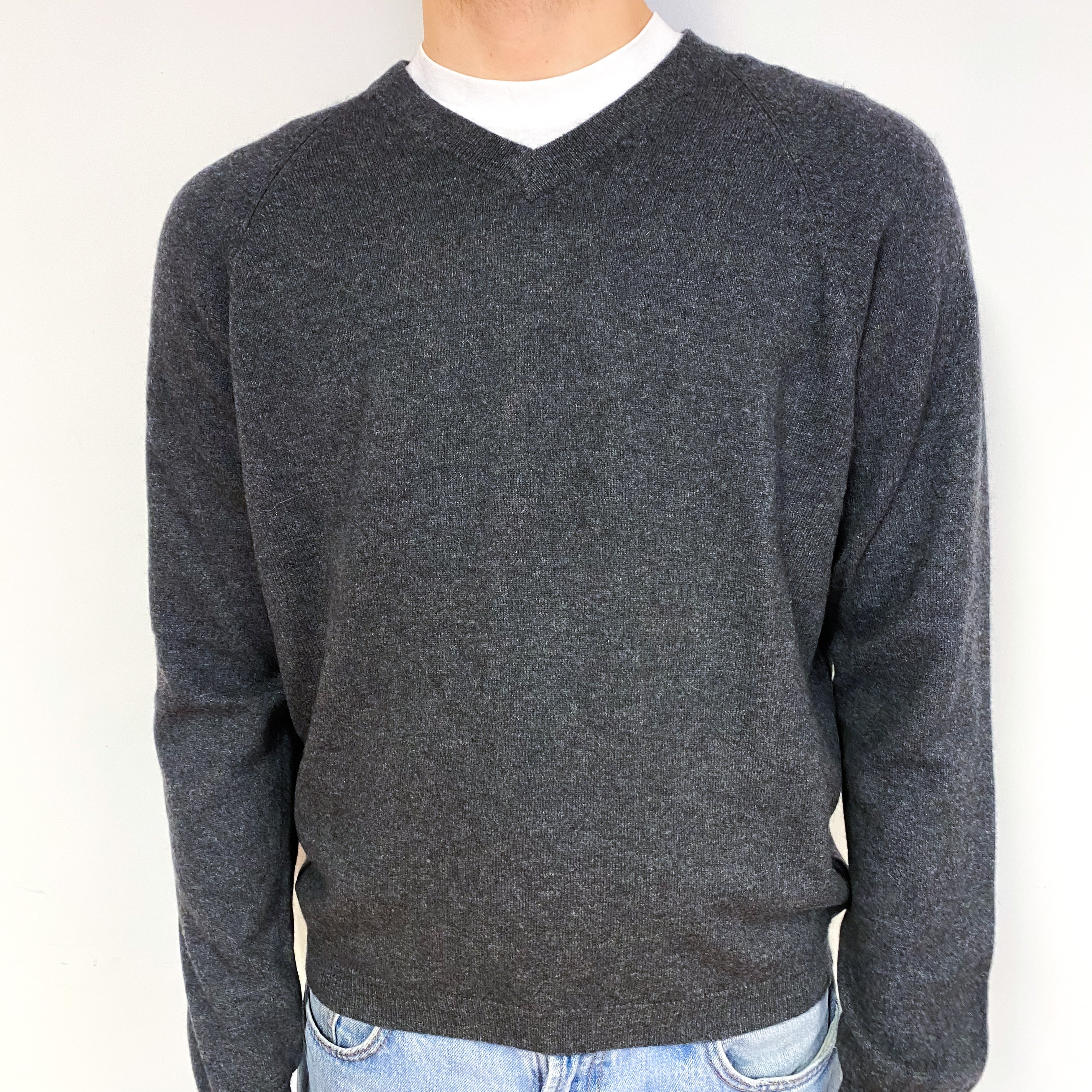 Men's Charcoal Grey Cashmere V-Neck Jumper Large