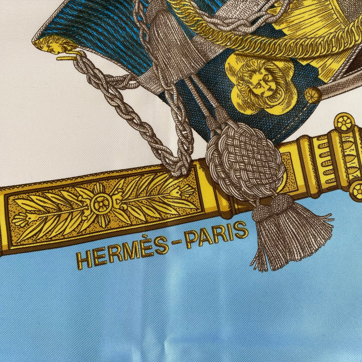 Pristine Boxed Hermès Grand Uniforme Silk Scarf